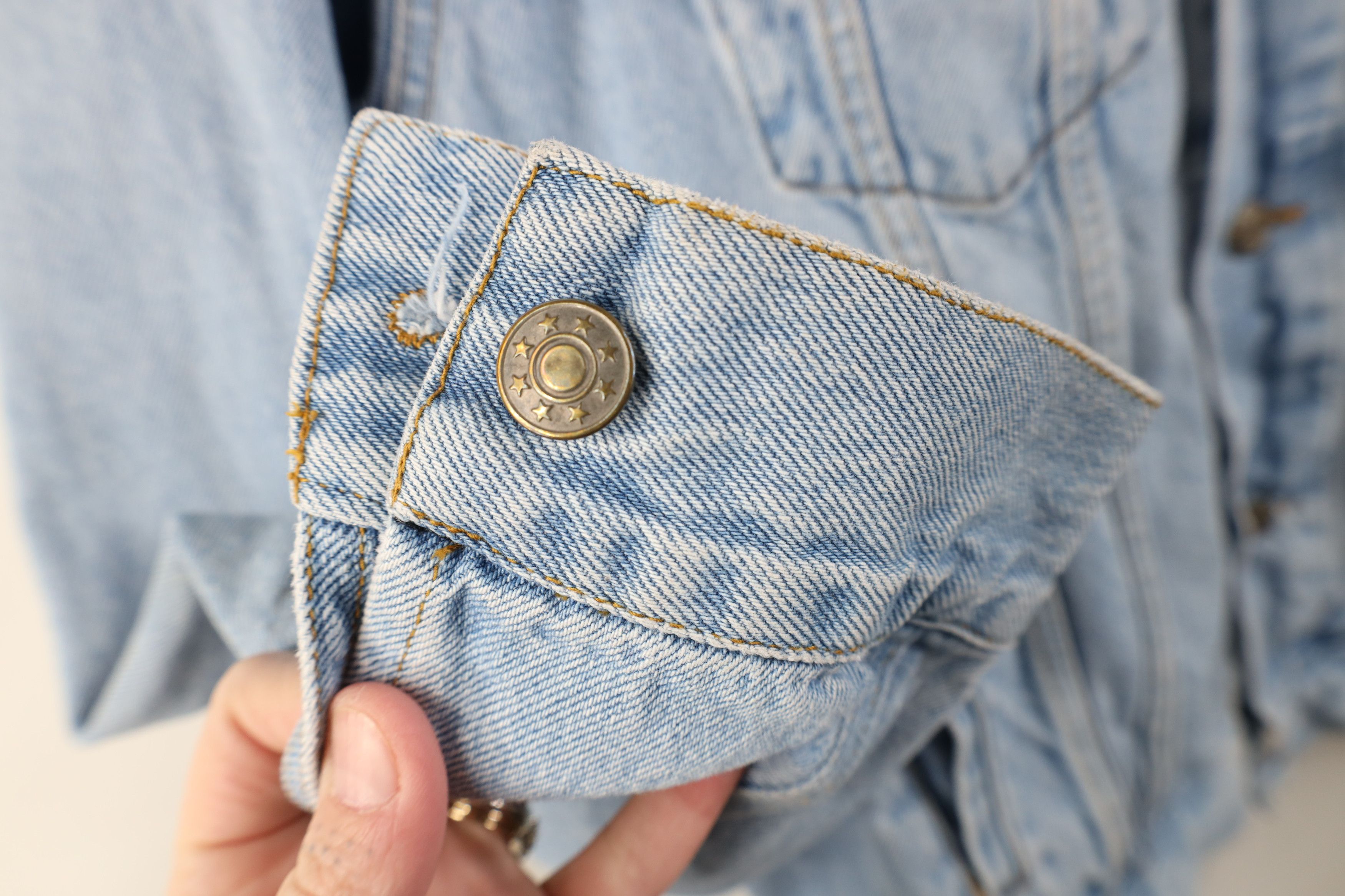 Vintage Vintage 90s Streetwear Denim Jean Trucker Jacket Blue Cotton Size US L / EU 52-54 / 3 - 7 Thumbnail
