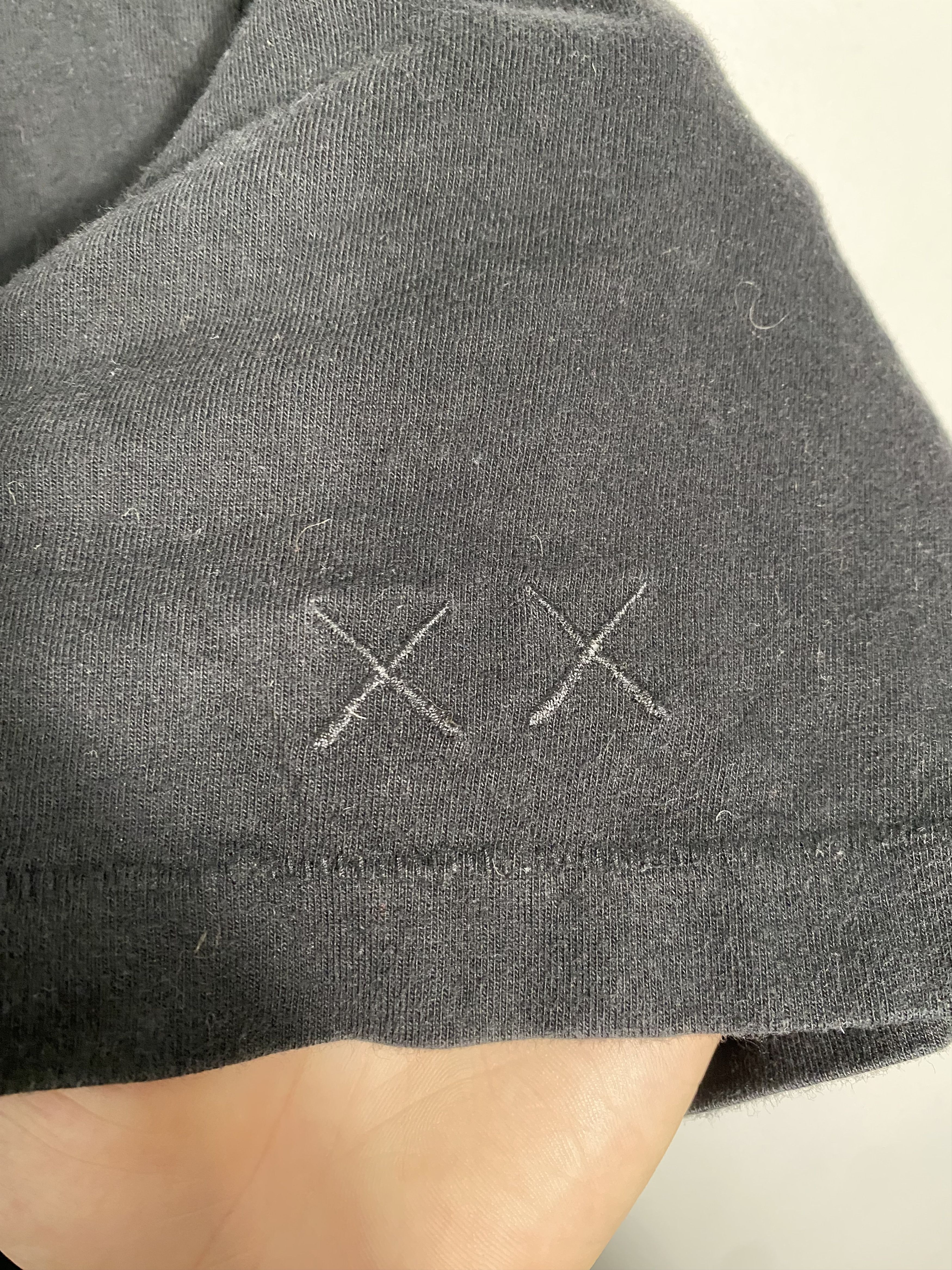 Kaws × Uniqlo KAWS x Uniqlo Elmo Companion Tee Size L Size US L / EU 52-54 / 3 - 4 Thumbnail