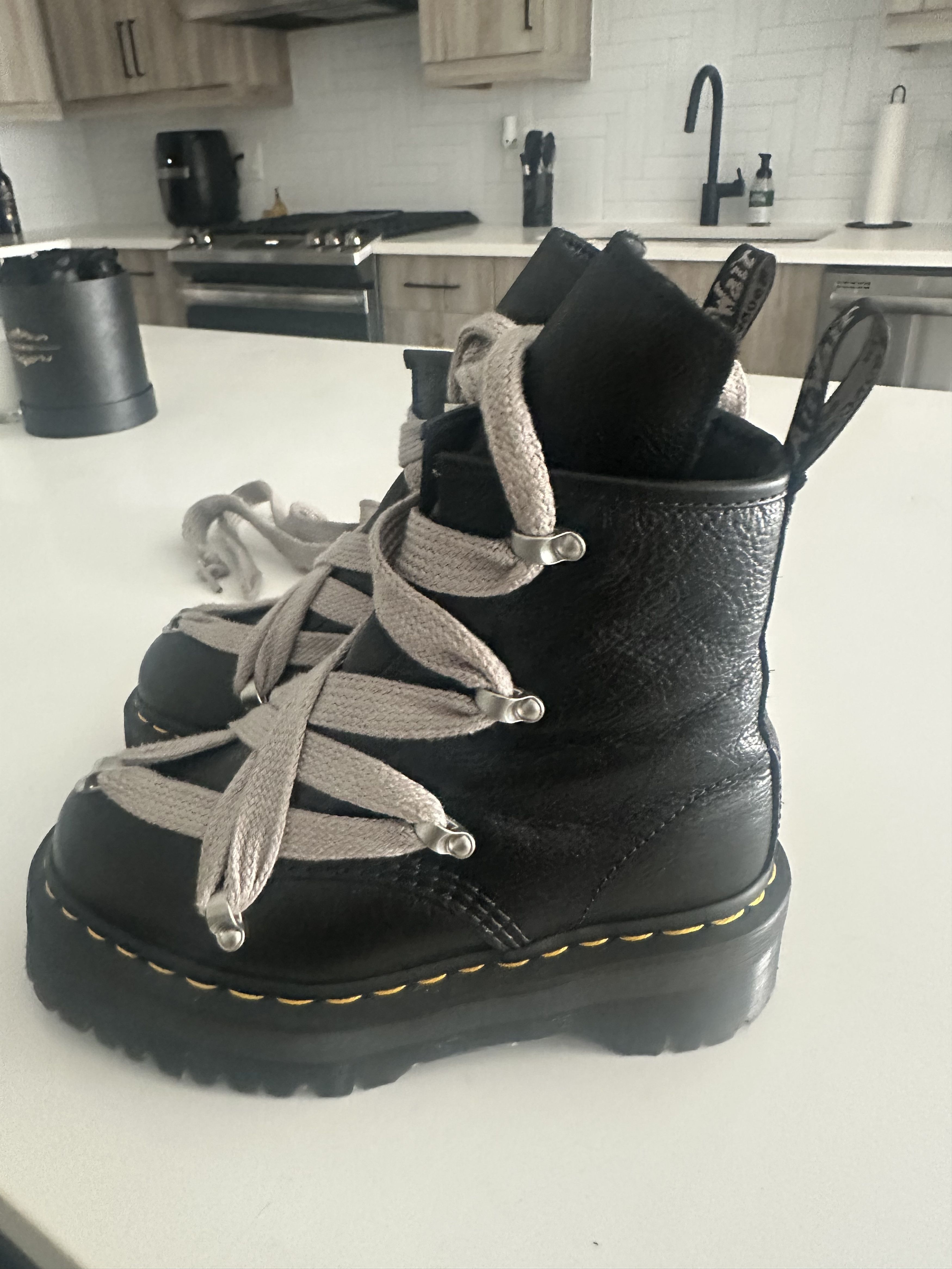 Off-white x Dr. Martens