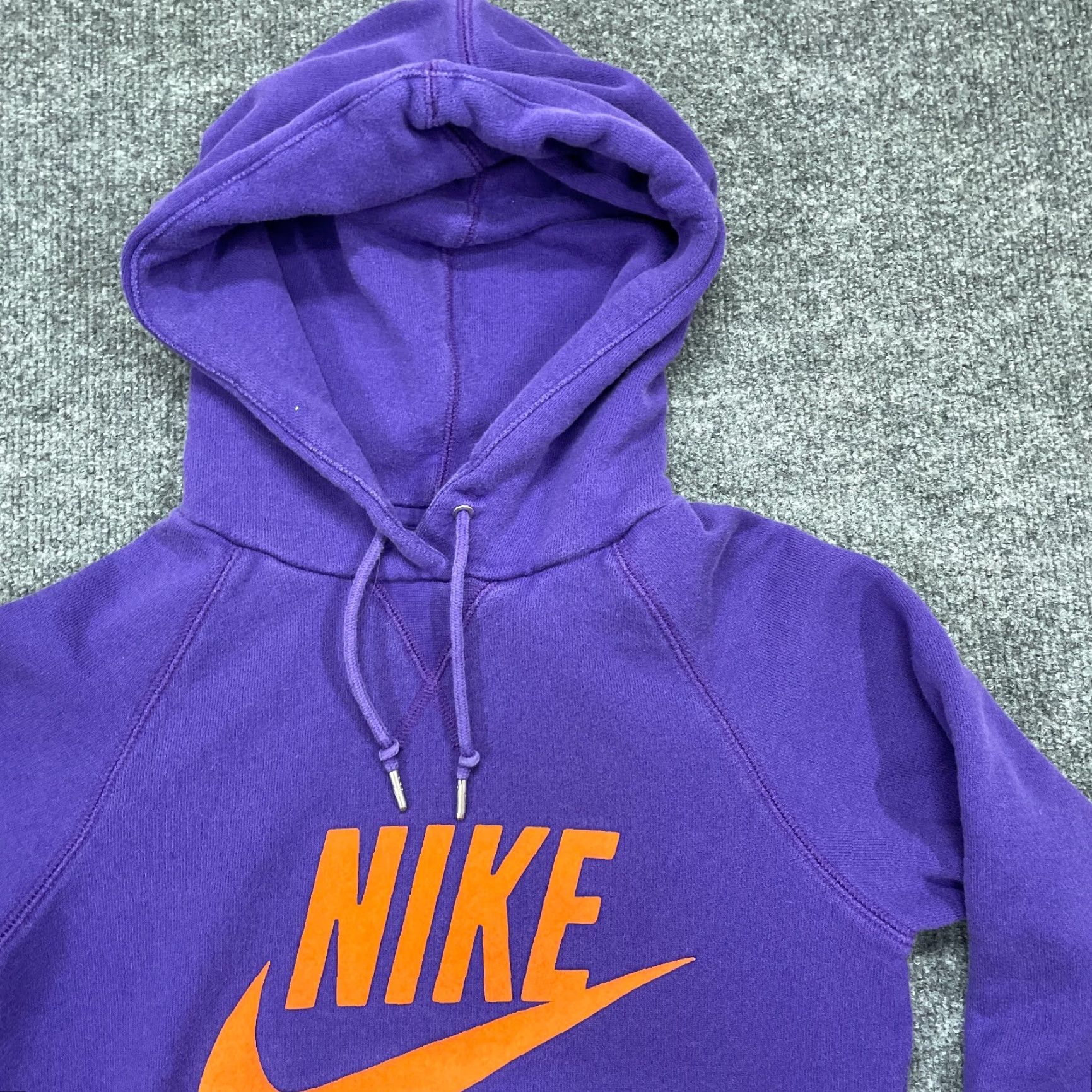 Nike Nike Womens S Pullover Hoodie Purple Orange Swoosh Spell Out Raised Graphic Outdoor Vintage: No (adjusted per rules) Size S / US 4 / IT 40 - 2 Thumbnail