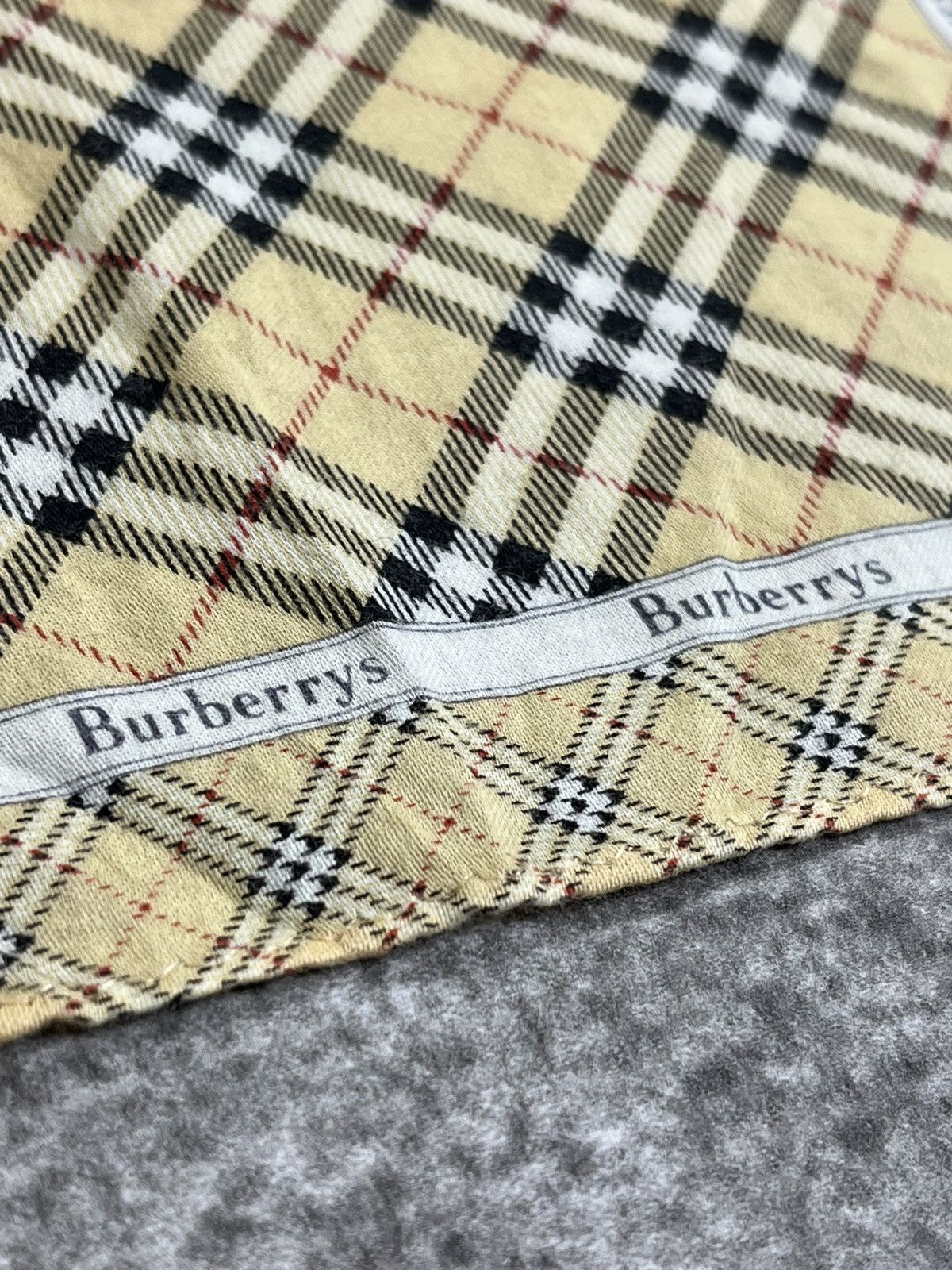 Burberry Burberrys Nova Check Handkerchief / Bandana / Neckerchief Size ONE SIZE - 6 Thumbnail