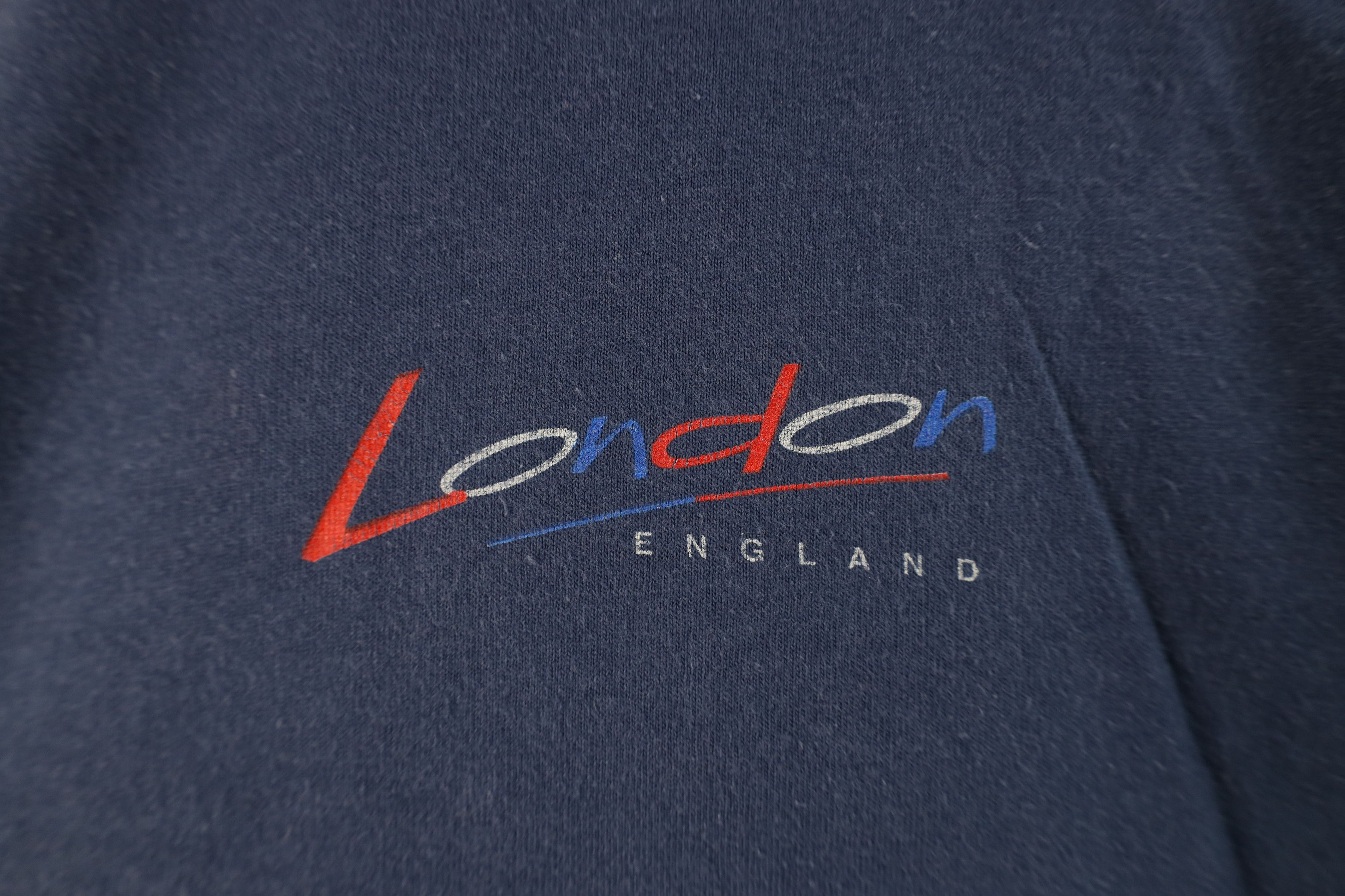 Vintage Vintage 90s Streetwear Spell Out London England T-Shirt Blue Size US XL / EU 56 / 4 - 4 Thumbnail