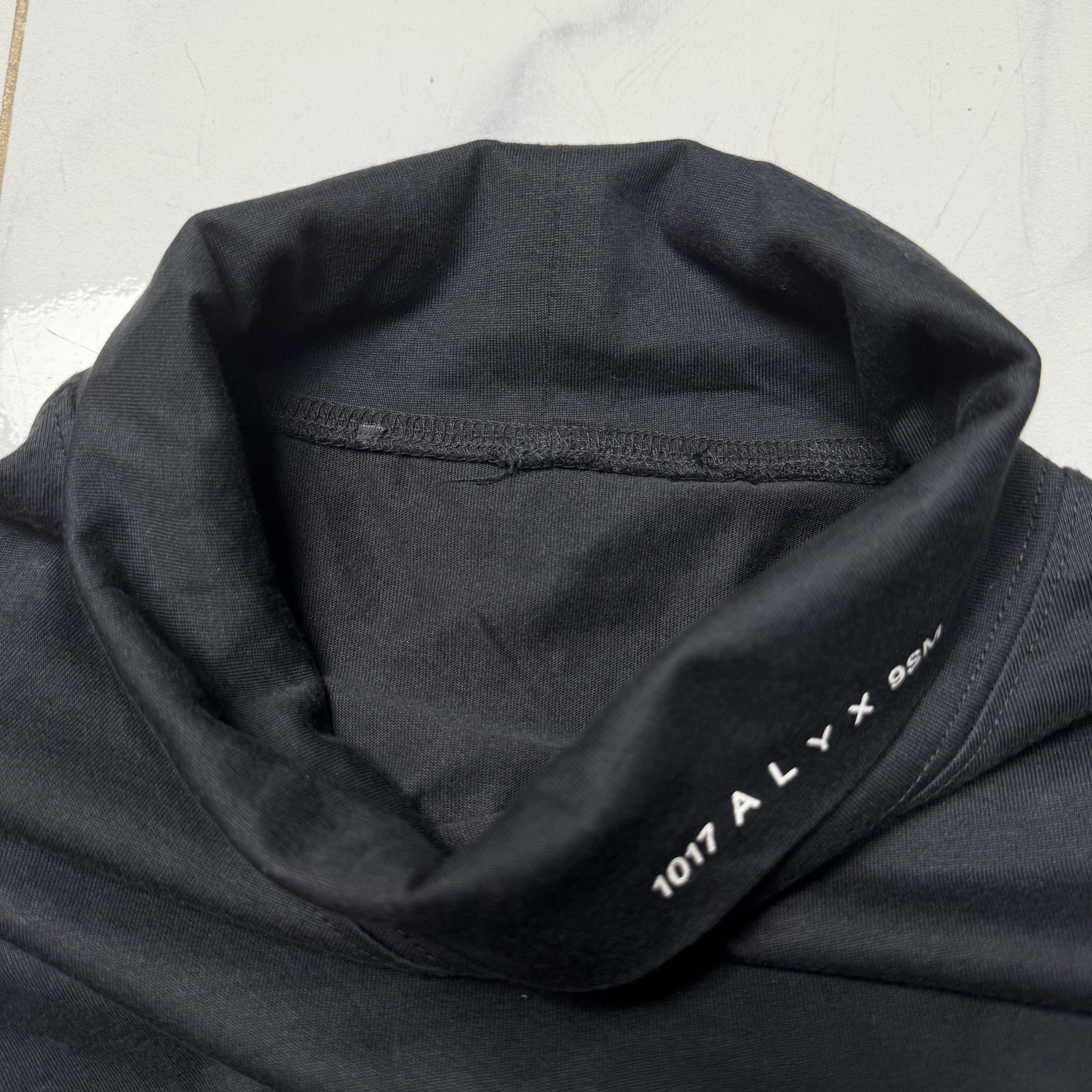 1017 ALYX 9SM ALYX Black Visual Logo Turtleneck T-Shirt Size US L / EU 52-54 / 3 - 5 Thumbnail