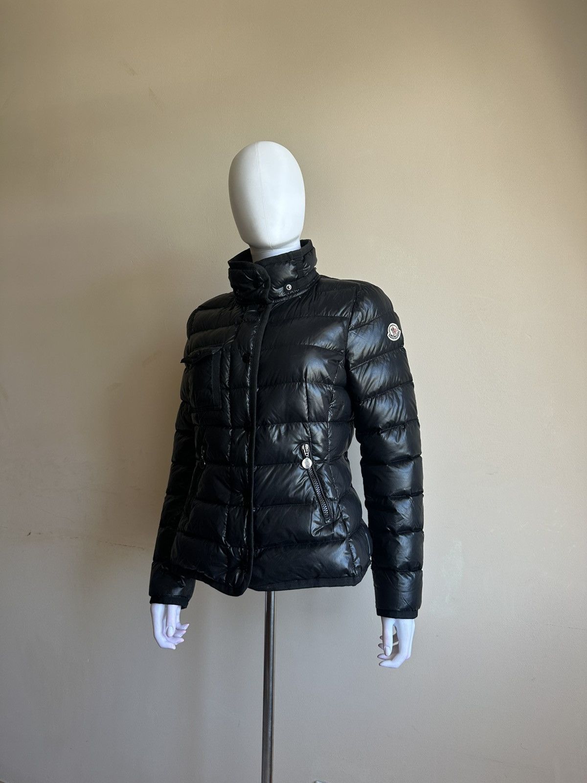 Moncler MONCLER ARMOISE GIUBBOTTO ARMOISE Short JACKET Size XS / US 0-2 / IT 36-38 - 1 Thumbnail