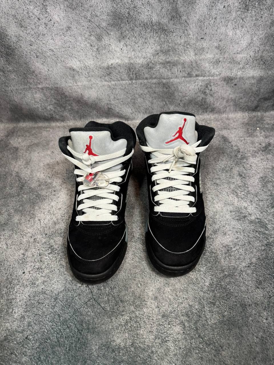 Jordan Brand Size 7Y | Jordan 5 Metallic No Box | Pre-Owned Size US 7 / EU 40 - 2 Thumbnail