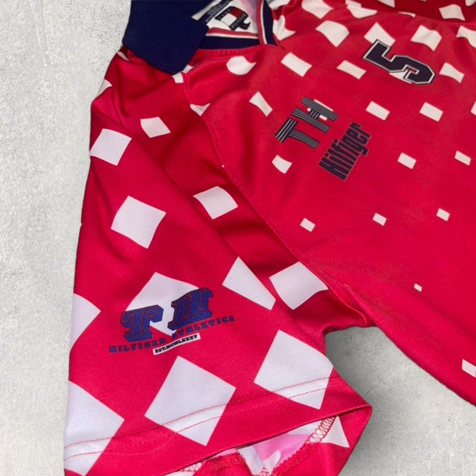 Tommy Hilfiger Vintage Tommy Hilfiger Polo Size US L / EU 52-54 / 3 - 3 Thumbnail