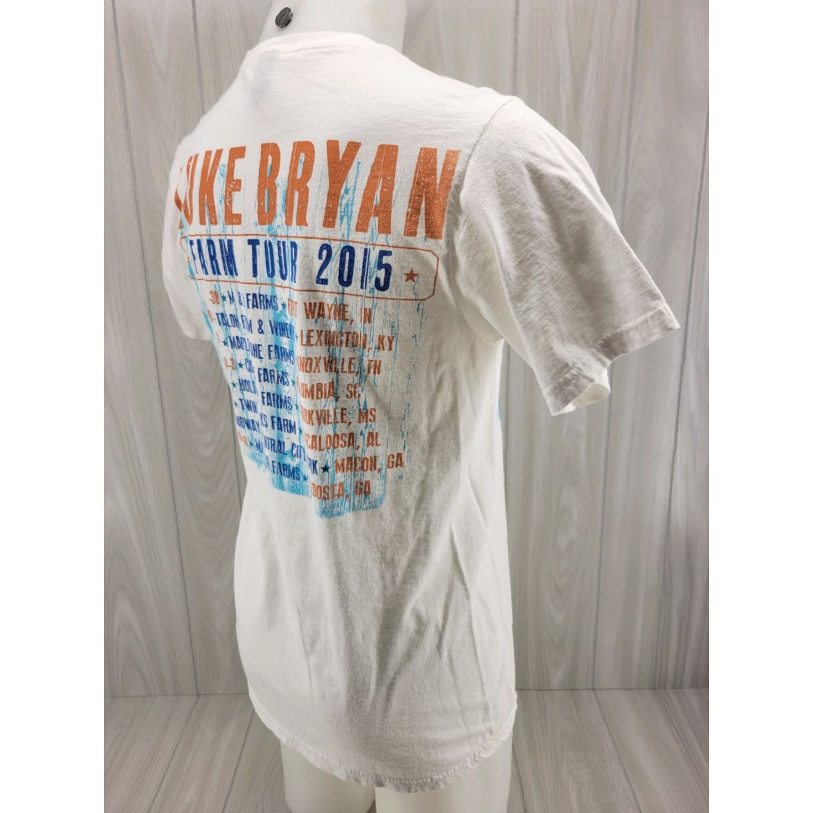 Vintage Luke Bryan Farm Tour 2015 White Mens Tshirt Top Tee Shirt Graphic - Size Medium Size US M / EU 48-50 / 2 - 5 Thumbnail