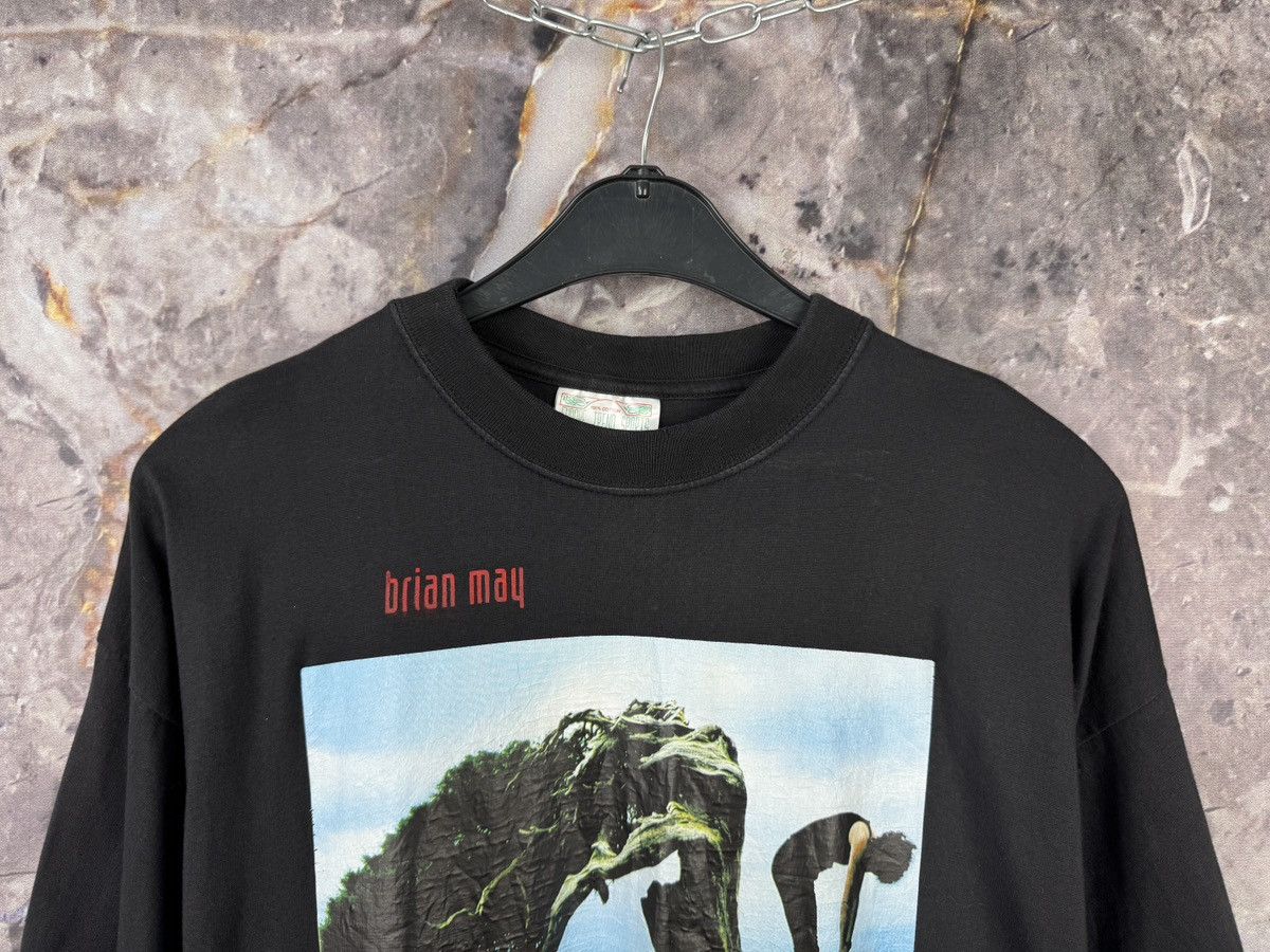 Other Vintage Brian May Another World 1998 Tour Band T-Shirt Size US XL / EU 56 / 4 - 3 Thumbnail