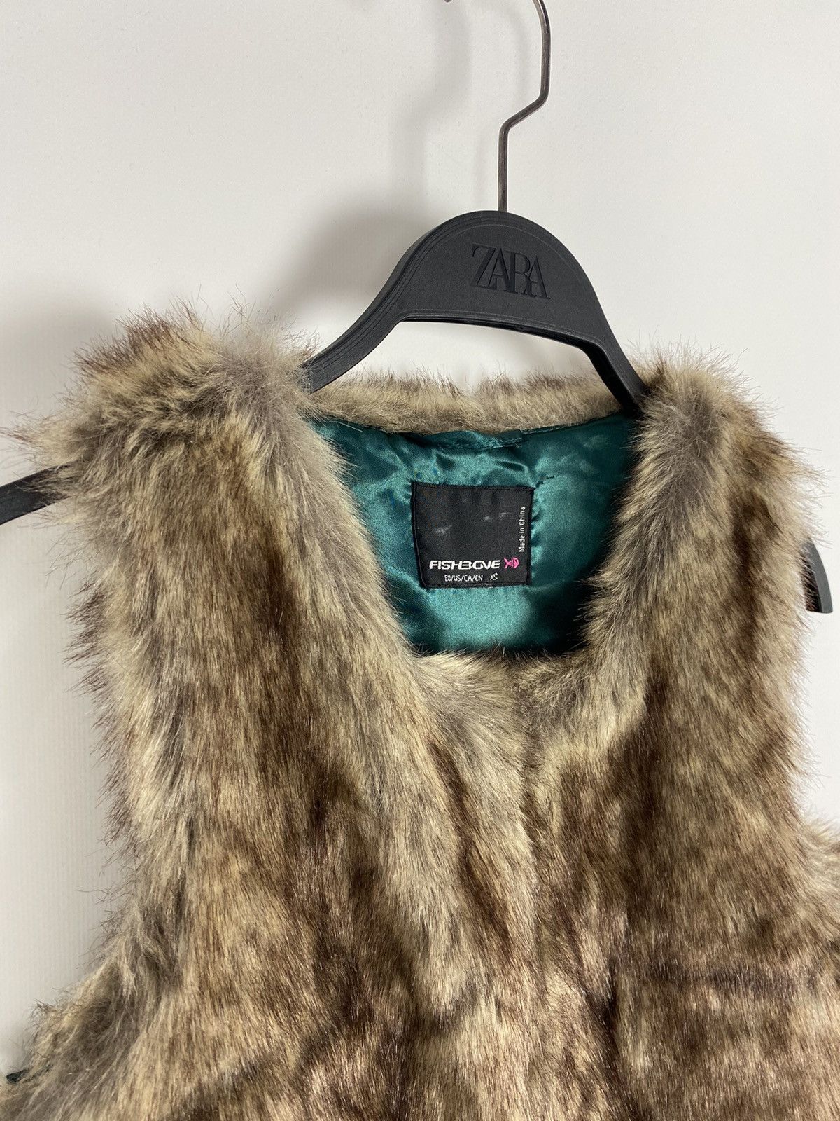 Vintage Y2K Fishbone Beige Faux Fur Cropped Vest Size XS / US 0-2 / IT 36-38 - 5 Thumbnail