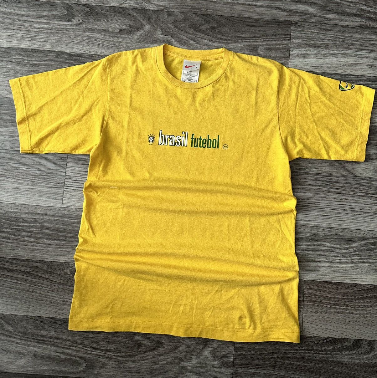 Nike Nike Vintage 90s Brazil Soccer Team Big logo T shirt hype y2 Size US M / EU 48-50 / 2 - 1 Thumbnail