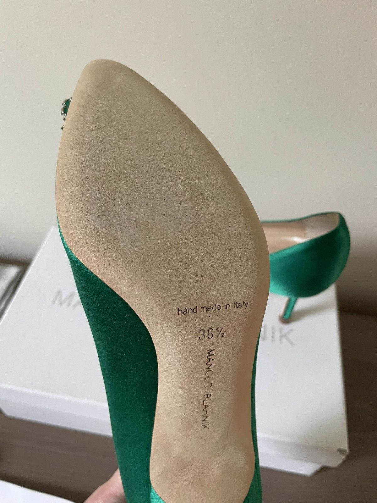 Manolo Blahnik Manolo Blahnik Hangisi Satin Pumps in Green Size US 6.5 / IT 36.5 - 9 Thumbnail