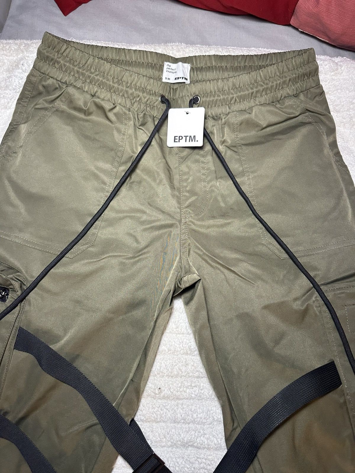 Designer × EPTM. × Travis Scott EPTM LA Brand Cargo track pants Size US 30 / EU 46 - 2 Thumbnail