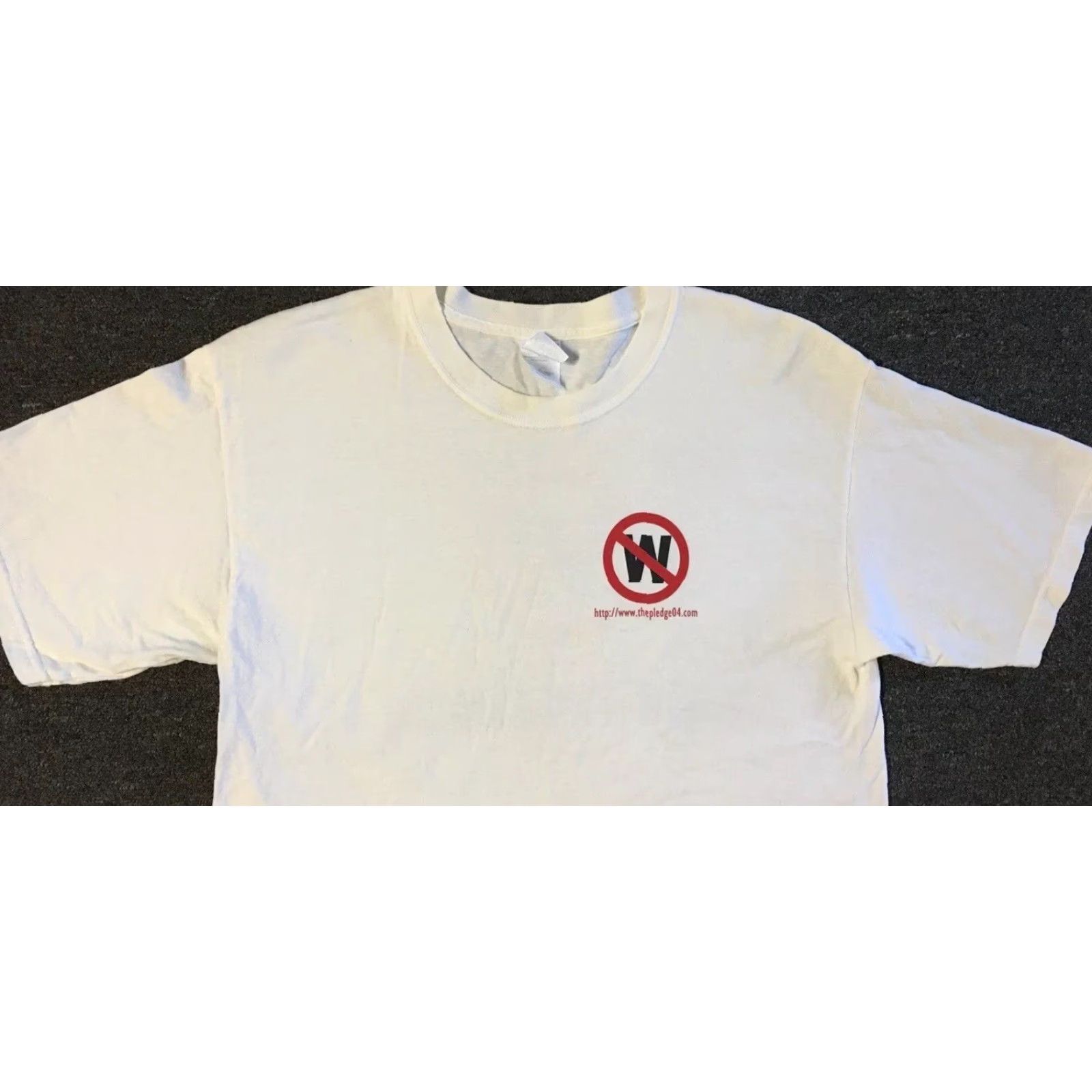 Vintage VINTAGE Im Not Voting George Bush Faded Shirt L Politics Funny Joke Government Y2K Shirt Men Large White Nike Size US L / EU 52-54 / 3 - 7 Thumbnail
