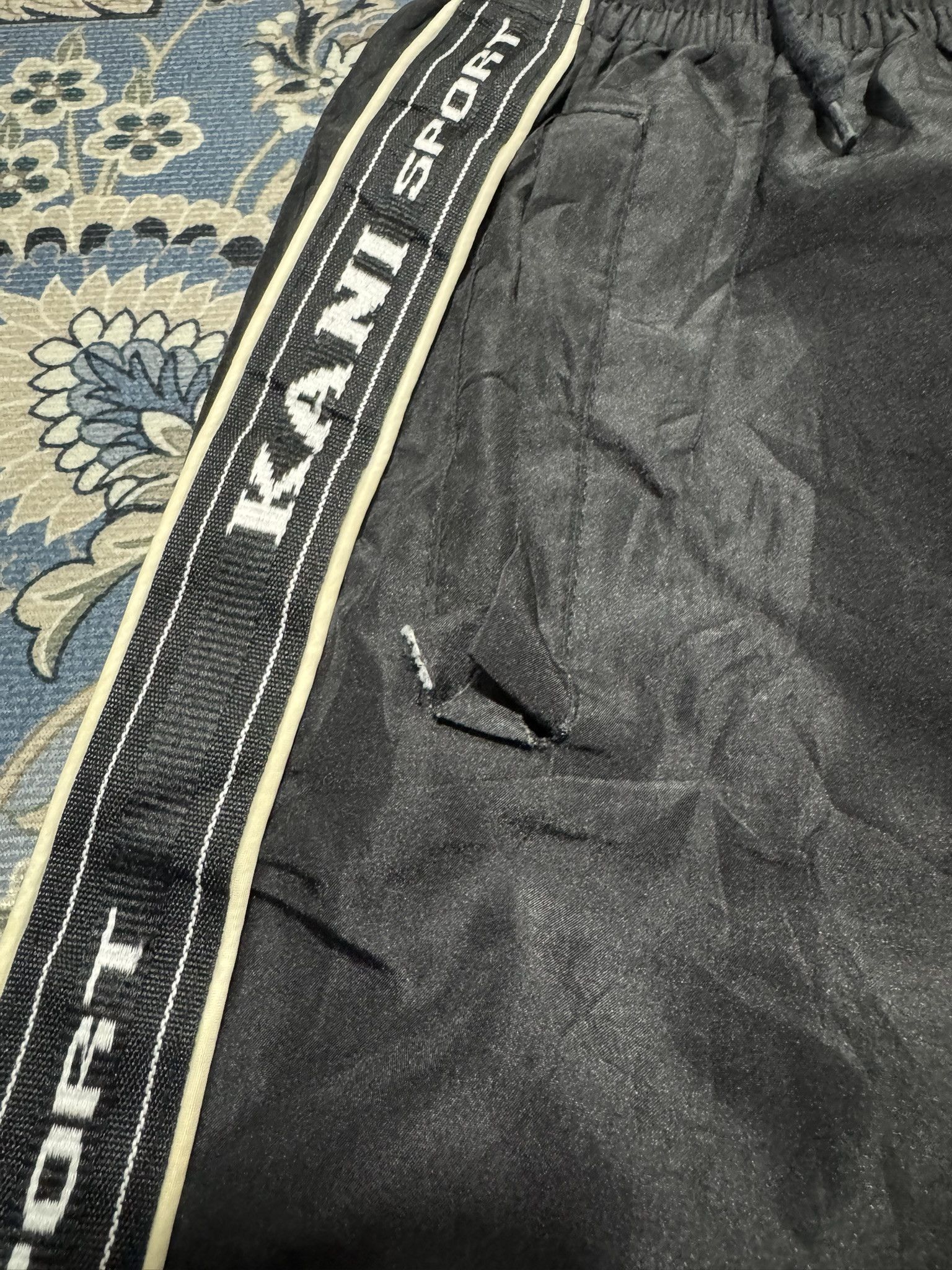 Japanese Brand × Karl Kani Vintage 90’s Karl Kani Side Tape Track Pants Jogger Size US 32 / EU 48 - 4 Thumbnail