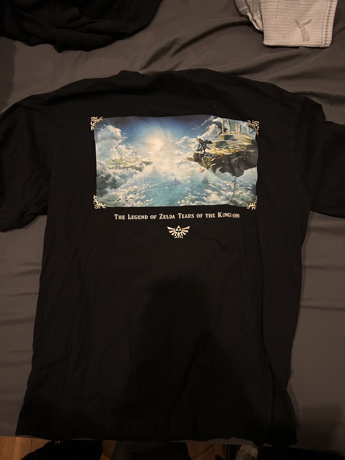 Uniqlo Legend of Zelda , Tears of the Kingdom Uniqlo Shirt Size US L / EU 52-54 / 3 - 5 Thumbnail