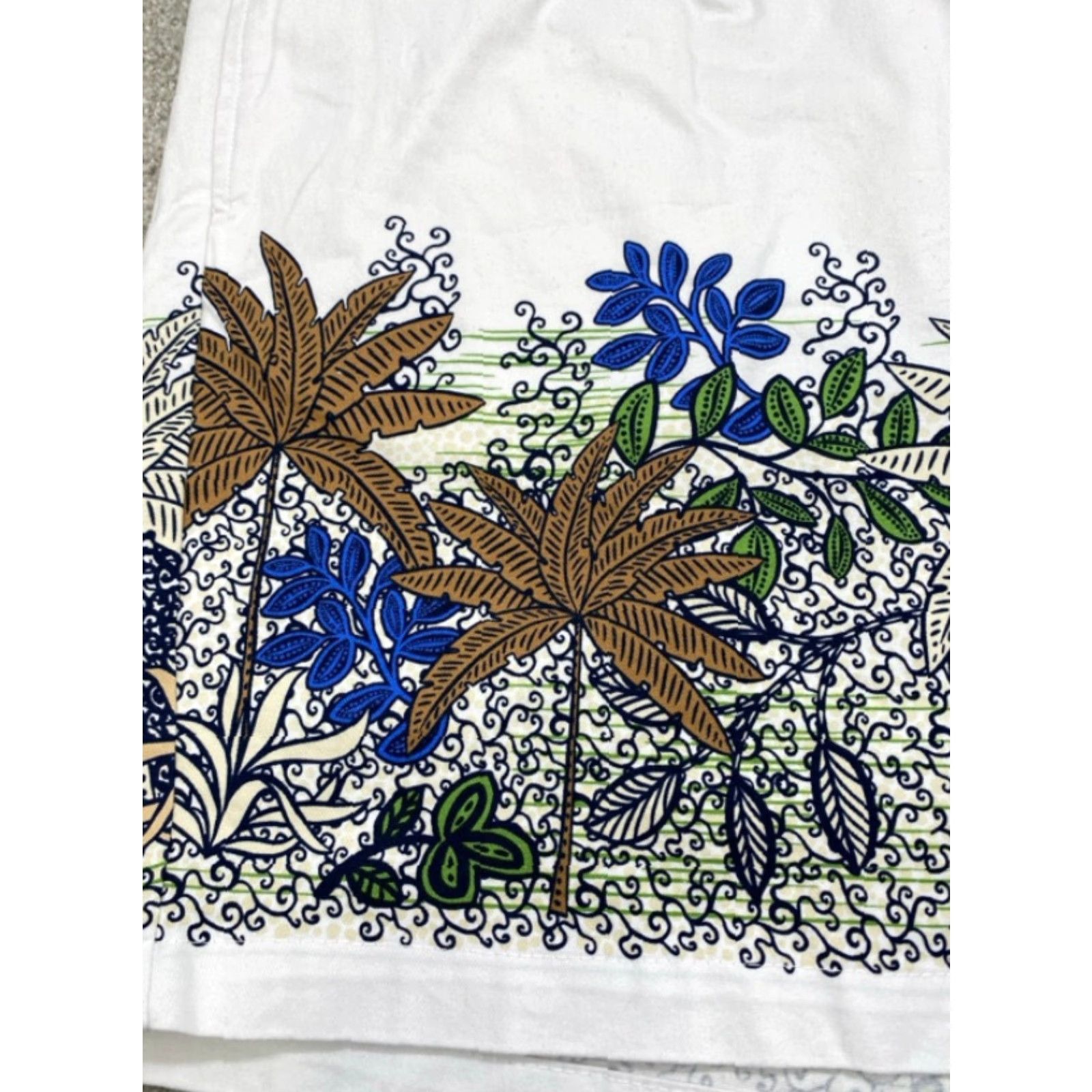 Vintage NWT Houston White Chino Shorts Men's 2XL White Hawaiian Floral Print Stretch NEW Size US 44 / EU 60 - 2 Thumbnail