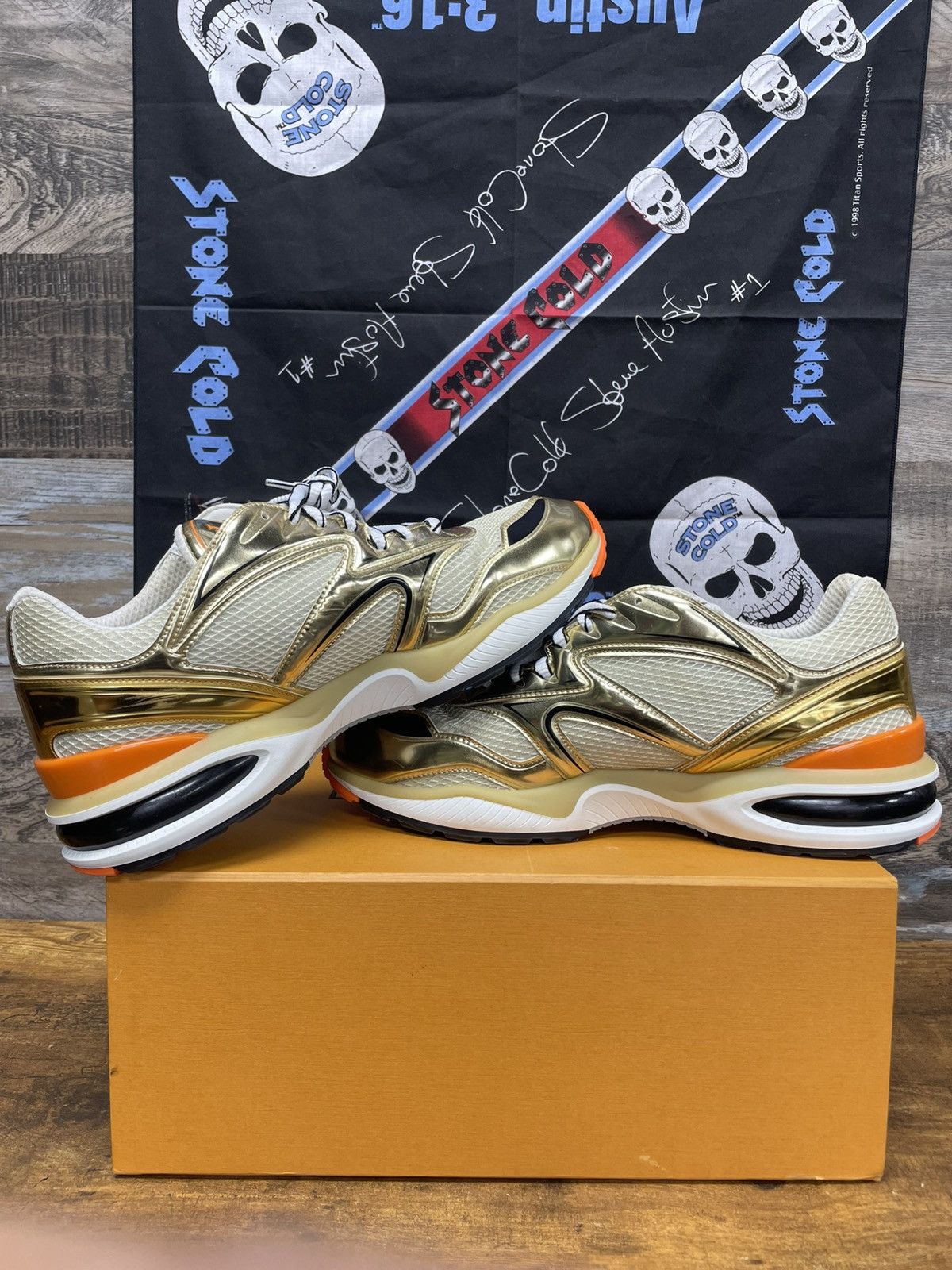 Louis Vuitton 11-Louis Vuitton Metallic Gold Trail Sneaker Size US 11 / EU 44 - 2 Thumbnail