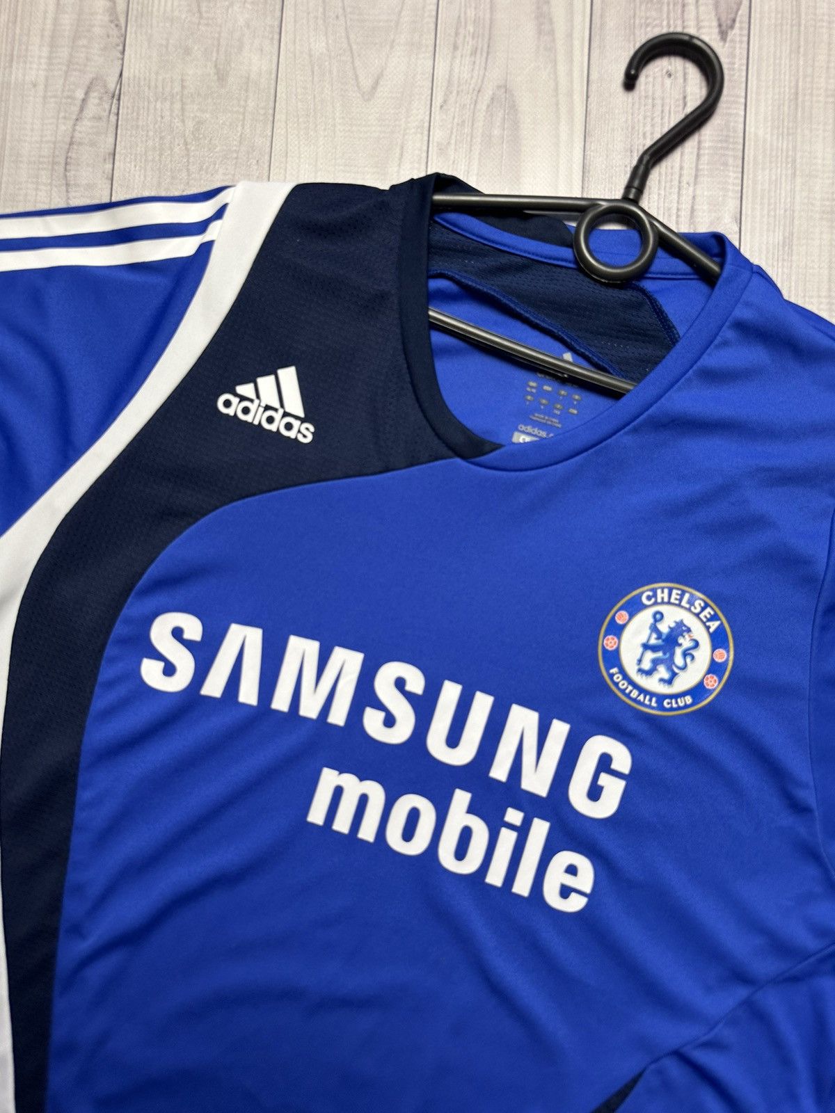 Adidas × Vintage Vintage adidas Chelsea soccer jersey size L blue Size US L / EU 52-54 / 3 - 3 Thumbnail