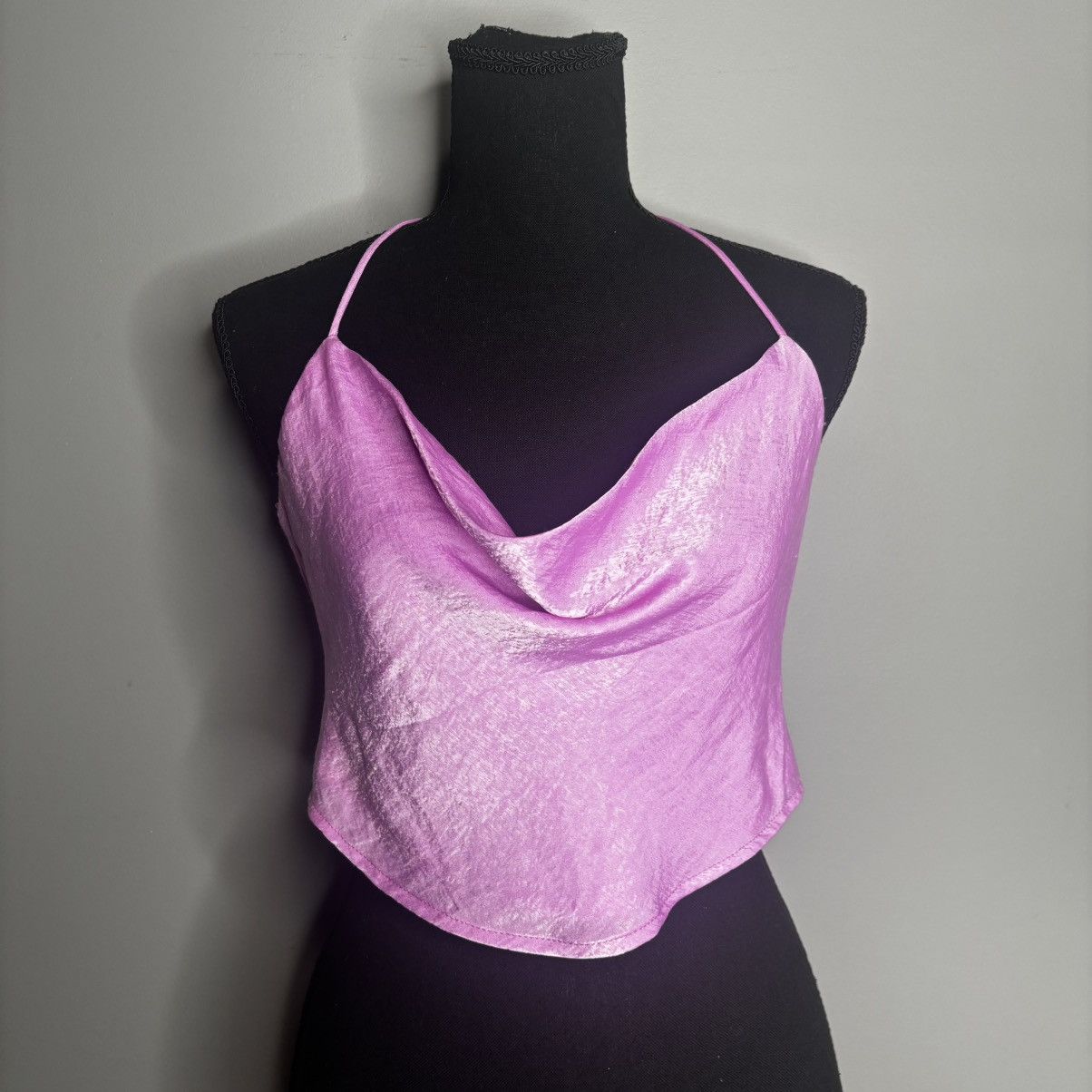 Vintage Wild Fable Womens Pink Cowlneck Cropped Satin Halter Size XS Size XS / US 0-2 / IT 36-38 - 1 Thumbnail