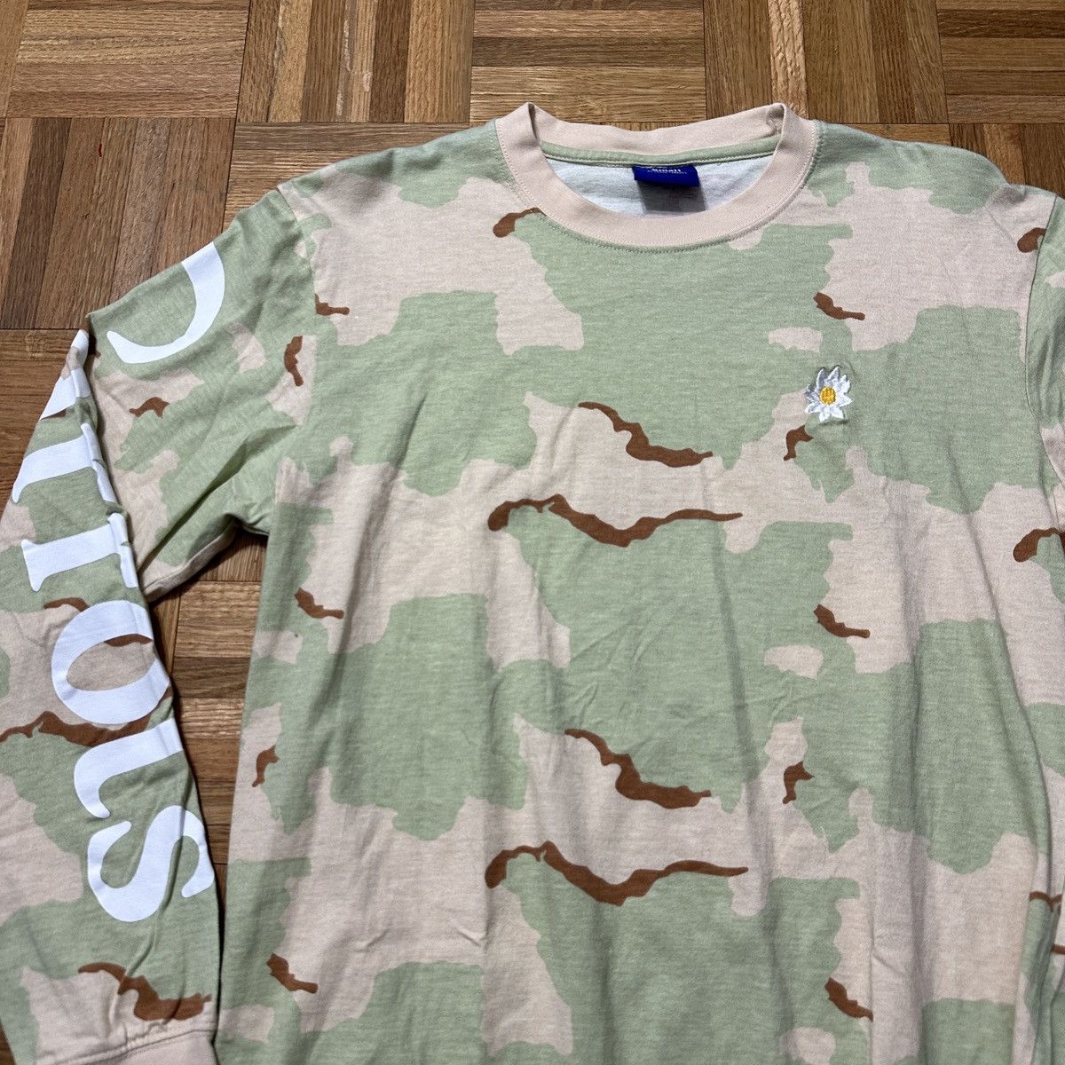 Carrots by Anwar Carrots Anwar Carrots x Mark McNairy long sleeve tee Size US S / EU 44-46 / 1 - 4 Thumbnail