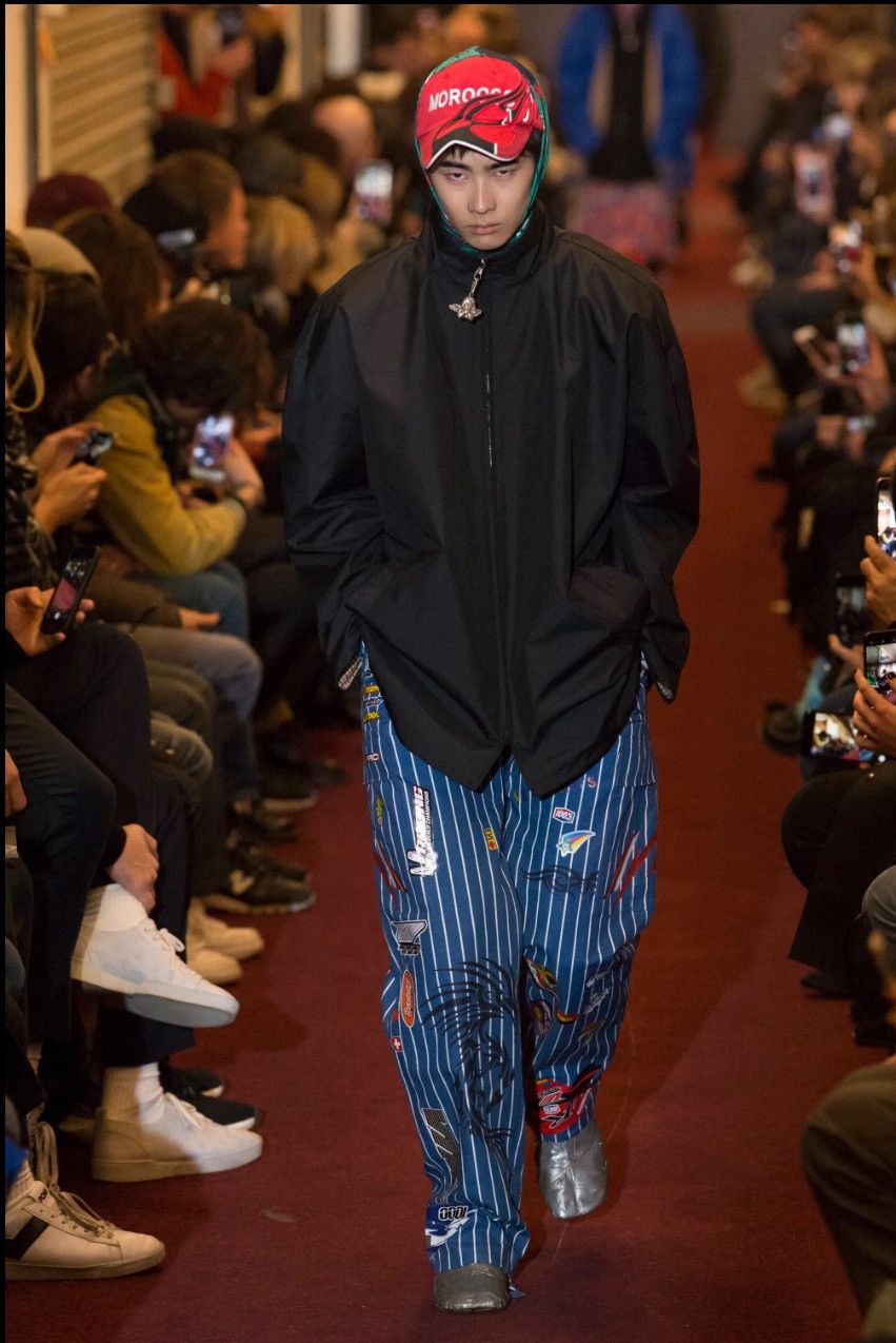 Vetements Vetements AW18 Angel Windbreaker Jacket Size US S / EU 44-46 / 1 - 1 Thumbnail