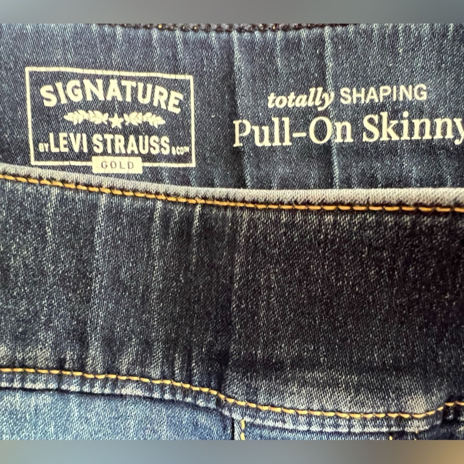 Levi's Signature by Levis Totally Shaping Pull-On Skinny 29x32 Size 29" - 5 Thumbnail