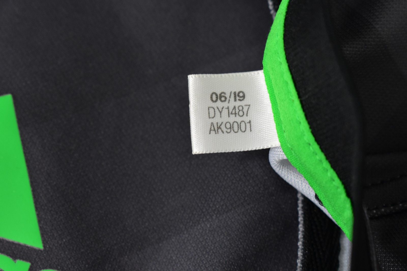 Adidas 2019-2020 adidas HARLEQUINS Jersey Rugby Away Shirt SIZE L Size US L / EU 52-54 / 3 - 6 Thumbnail