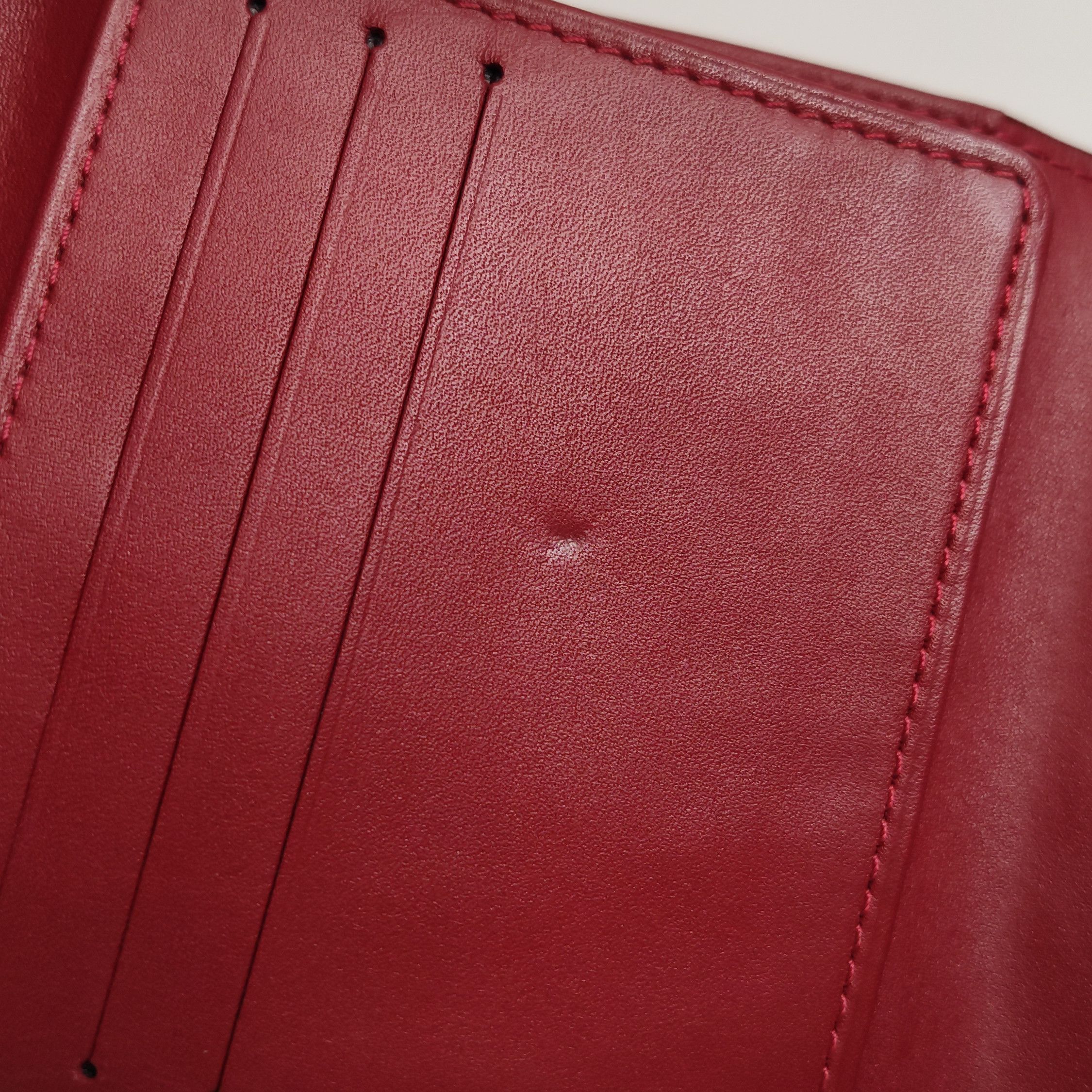 Louis Vuitton Louis Vuitton (LV) Patent leather solid color embossed mono Size ONE SIZE - 6 Thumbnail