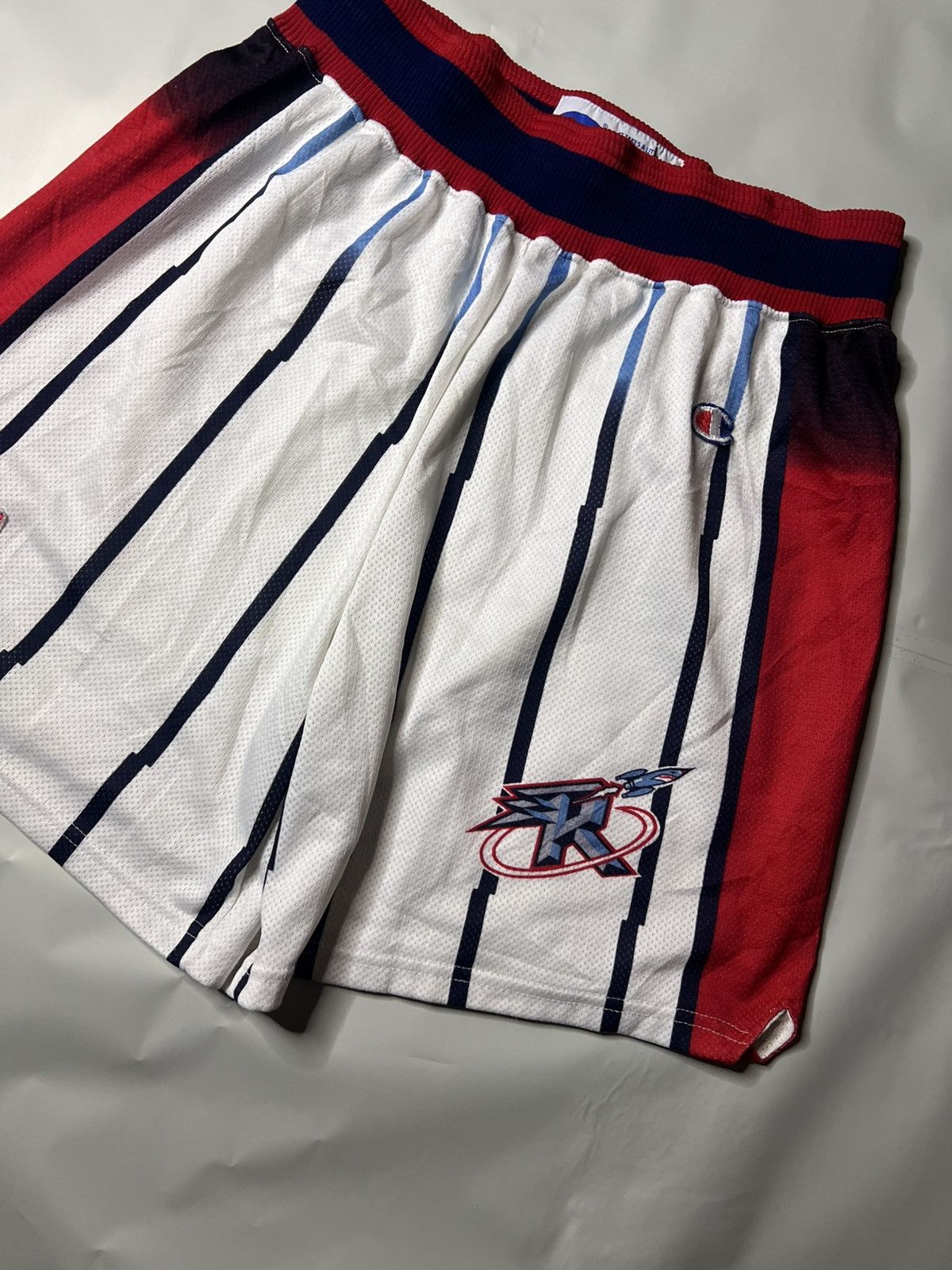 Champion Champion vintage nba shorts 90’s (XL) Size US 30 / EU 46 - 2 Thumbnail