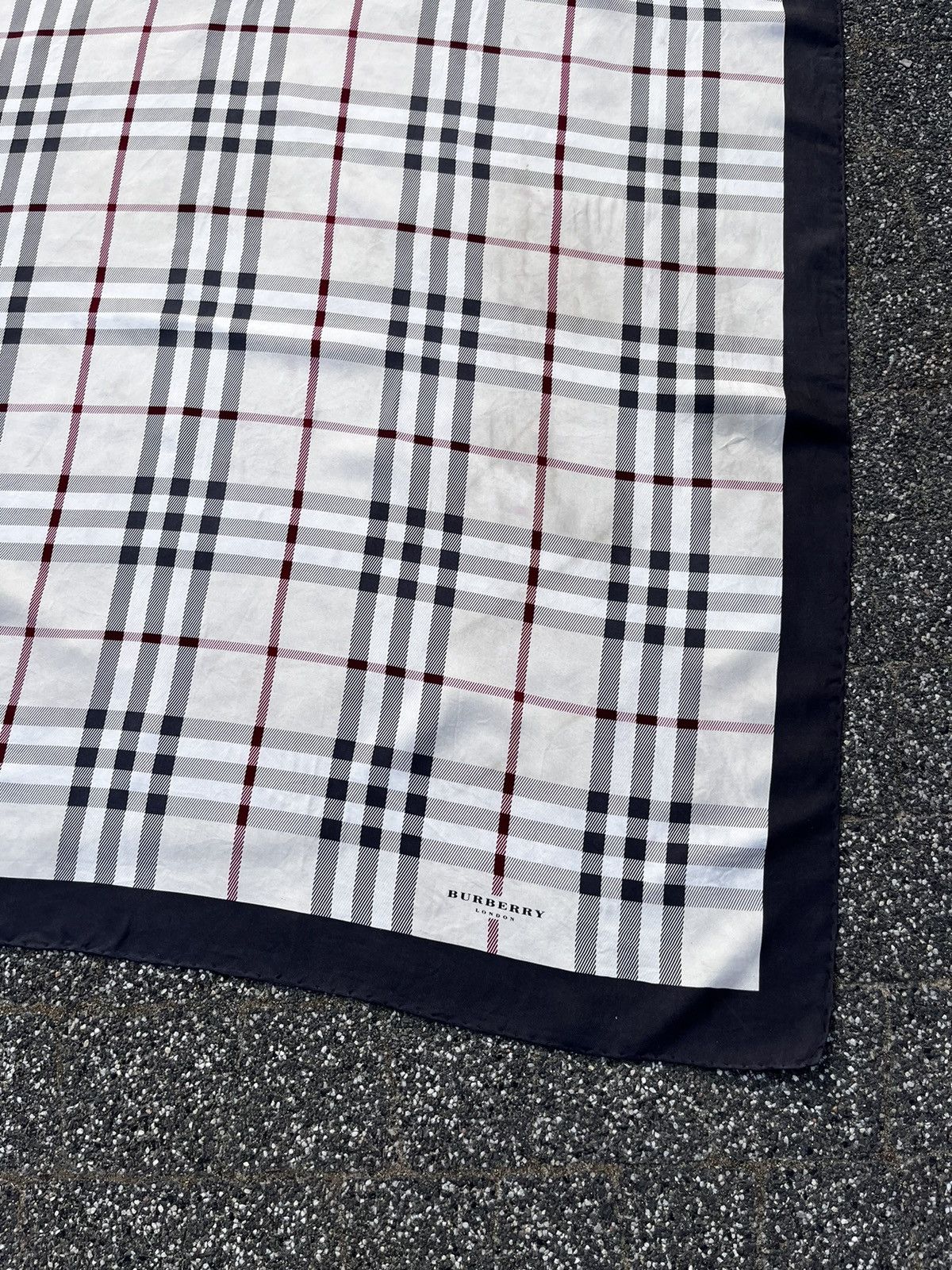 Burberry × Other 🔥BURBERRY NOVA CHECK LUXURY HANDKERCHIEF BANDANA NECKERCHIEF Size ONE SIZE - 5 Thumbnail