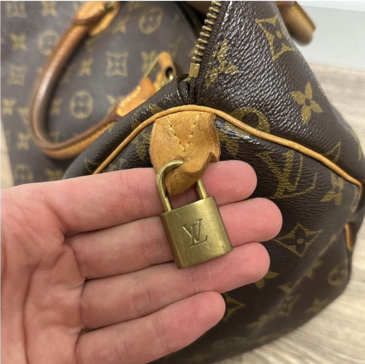 Louis Vuitton Vintage Louis Vuitton Speedy 30 Bag Size ONE SIZE - 7 Thumbnail