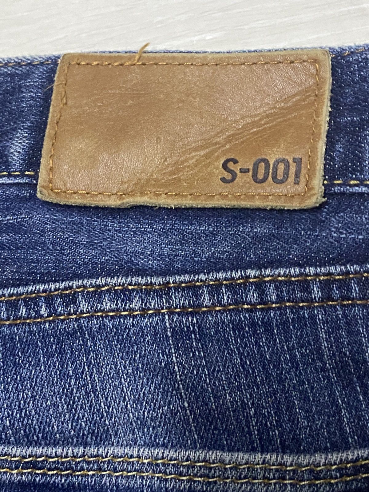 Japanese Brand Vintage Uniqlo S001 Blue Wash Straigt Slim Jeans Size US 32 / EU 48 - 9 Thumbnail