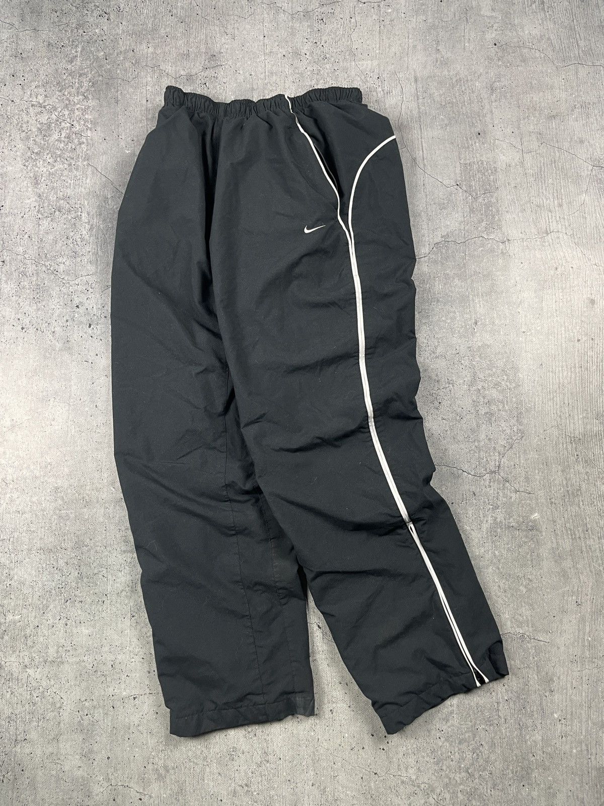 Nike × Vintage Nike Vintage Parachute Y2K Nylon Track Pants Joggers Hype L Size US 34 / EU 50 - 1 Thumbnail