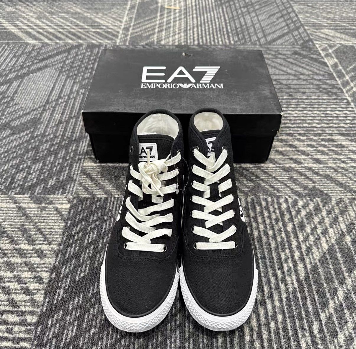 Armani Armani EA7 Canvas Casual High Top Sneakers J42 Size US 6 / IT 36 - 2 Thumbnail