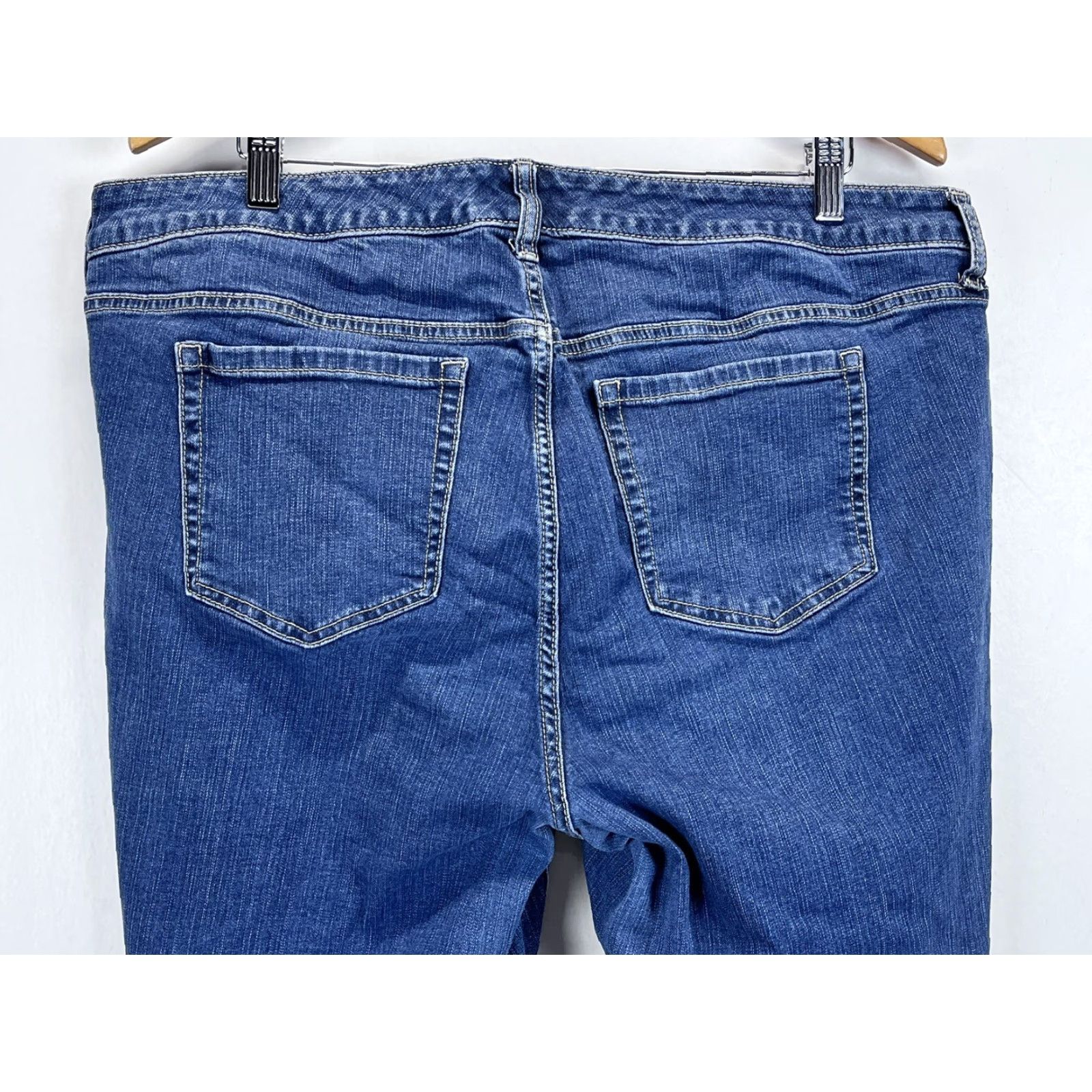 Torrid Womens Torrid Crop Boyfriend Jeans Sz 18 Plus GUC Raw Hem Destroyed Distressed Size 40" / US 18 - 4 Thumbnail