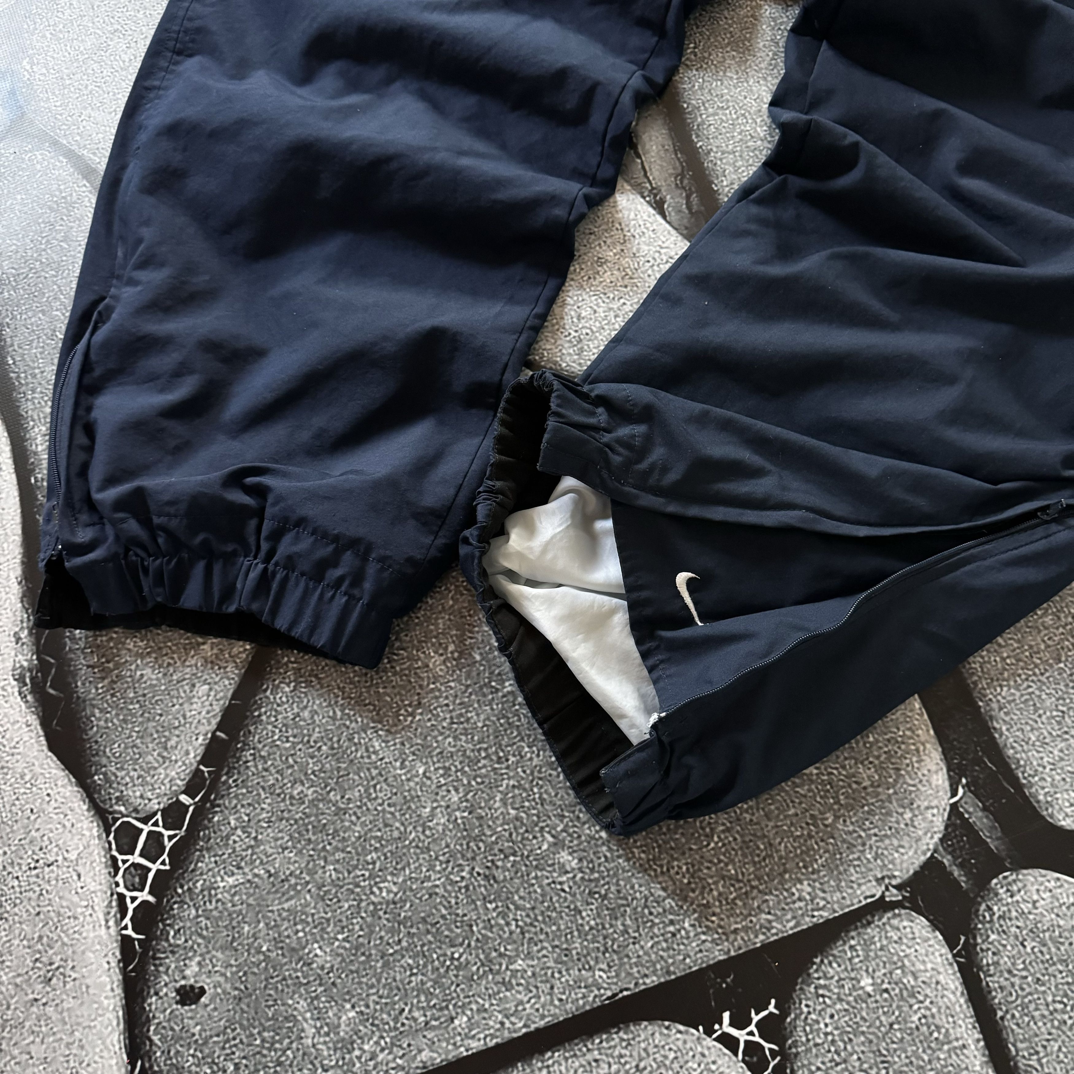 Nike NIKE VINTAGE TRACK NYLON PANTS DOUBLE SWOOSH BAGGY Size US 36 / EU 52 - 9 Thumbnail