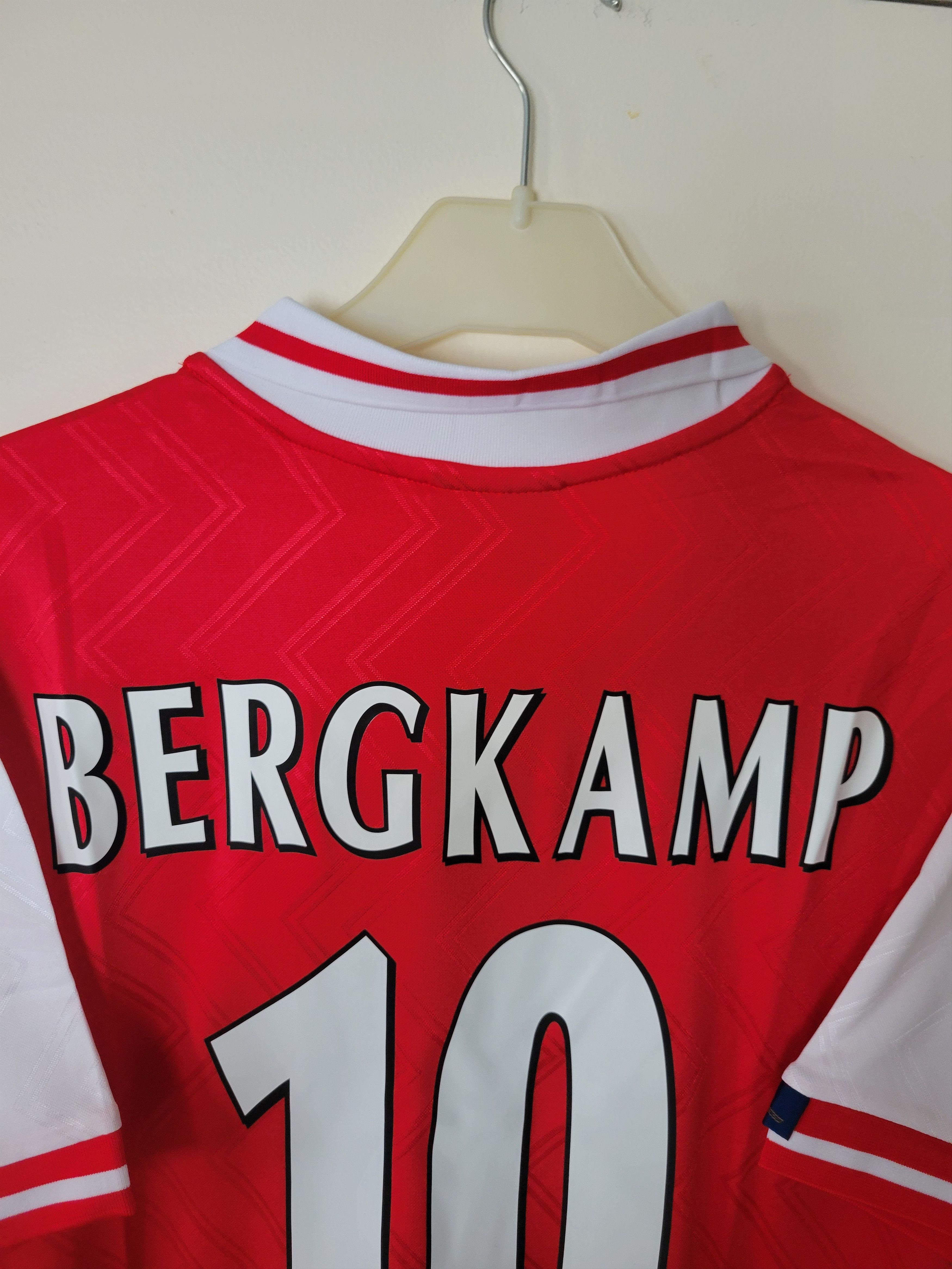 Other Bergkamp 10 Arsenal 1997-1998 Jersey vintage football shirt Size US L / EU 52-54 / 3 - 2 Thumbnail