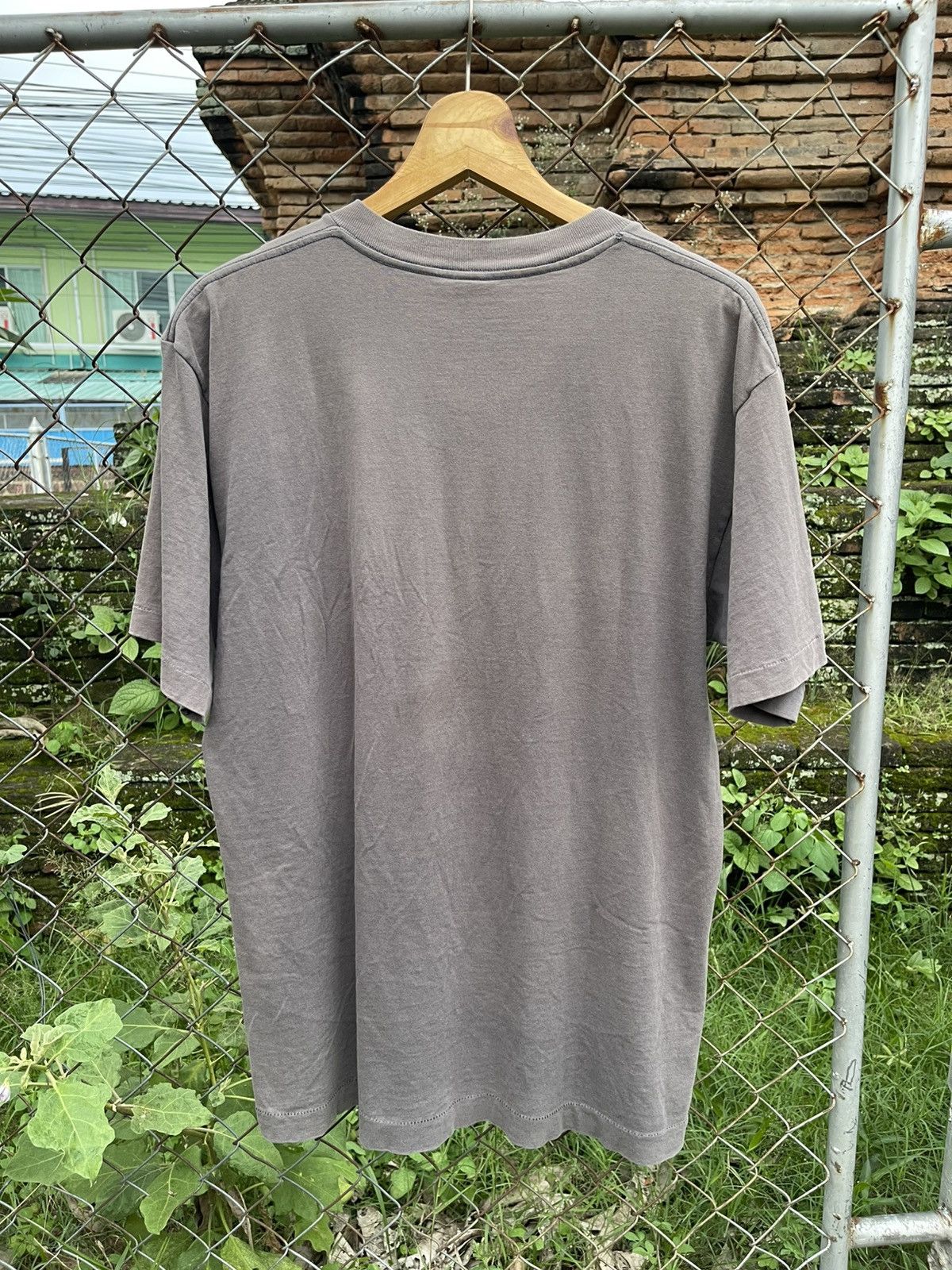 Stussy Rare Vintage 1990s Stussy Dog Graphic Faded T Shirt Large Size US L / EU 52-54 / 3 - 7 Thumbnail