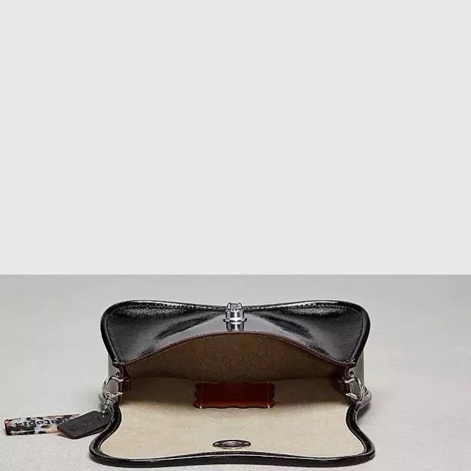 Coach NWT Coach Wavy Dinky Bag Patent Leather CQ056 Black Size ONE SIZE - 8 Thumbnail
