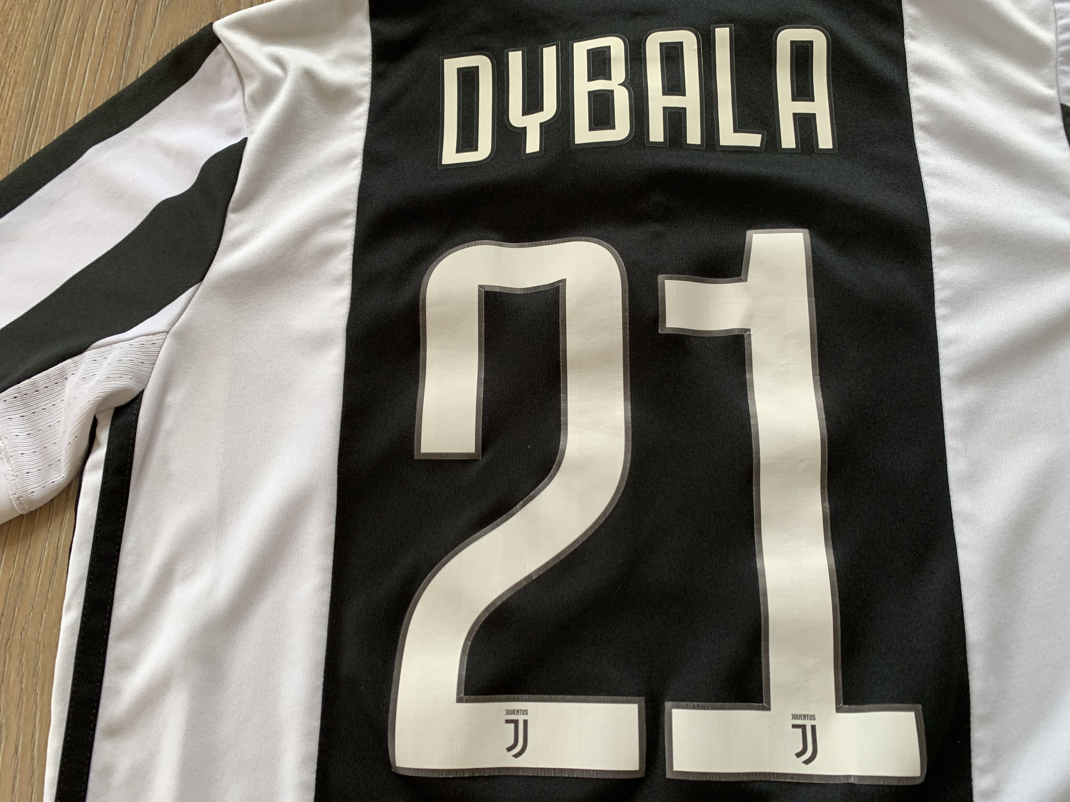 Adidas Youth Adidas Juventus Football Dybala #21 Jersey 17-18 Size US XXS / EU 40 - 4 Thumbnail