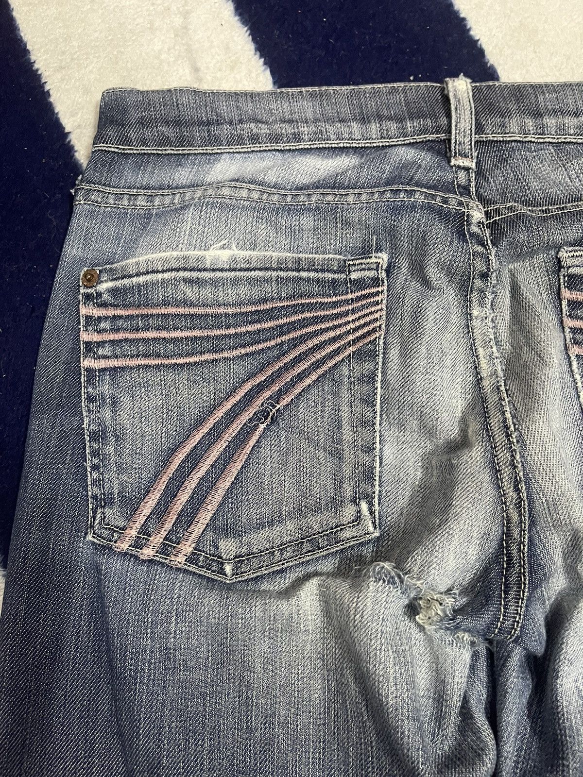 Other 7 For All Mankind Distressed Jeans (14) Size US 31 - 7 Thumbnail