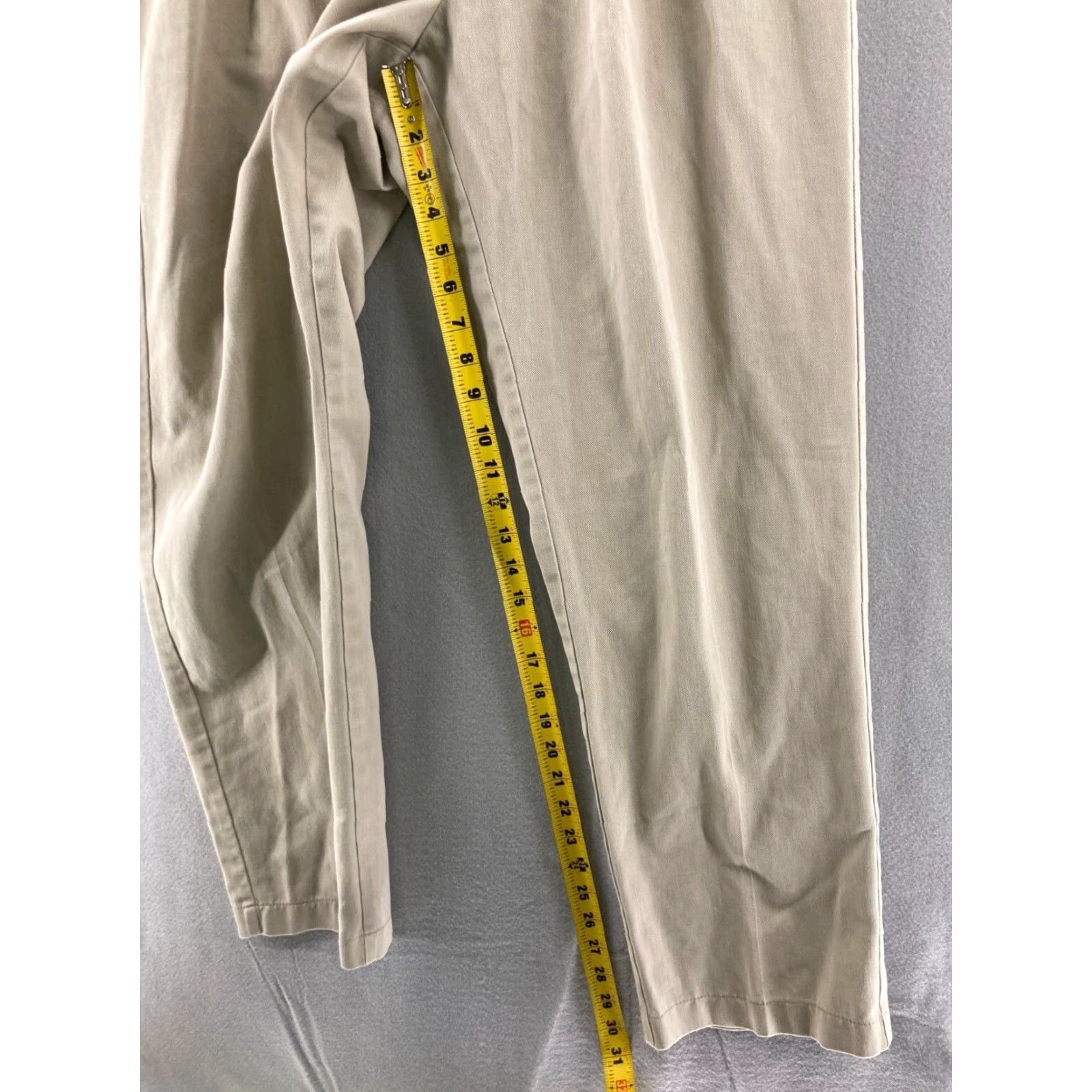 Tommy Hilfiger VINTAGE Tommy Hilfiger Pants 90s USA Casual Khakis Mens 36x32 Beige Flat Front Regular Size US 36 / EU 52 - 3 Thumbnail