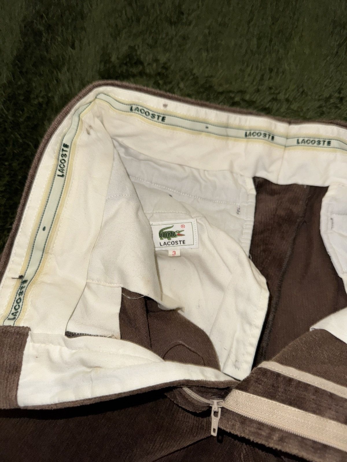 Lacoste [3] 00s Lacoste Japan Release Corduroy Two-Tuck Trousers Size US 31 - 4 Thumbnail