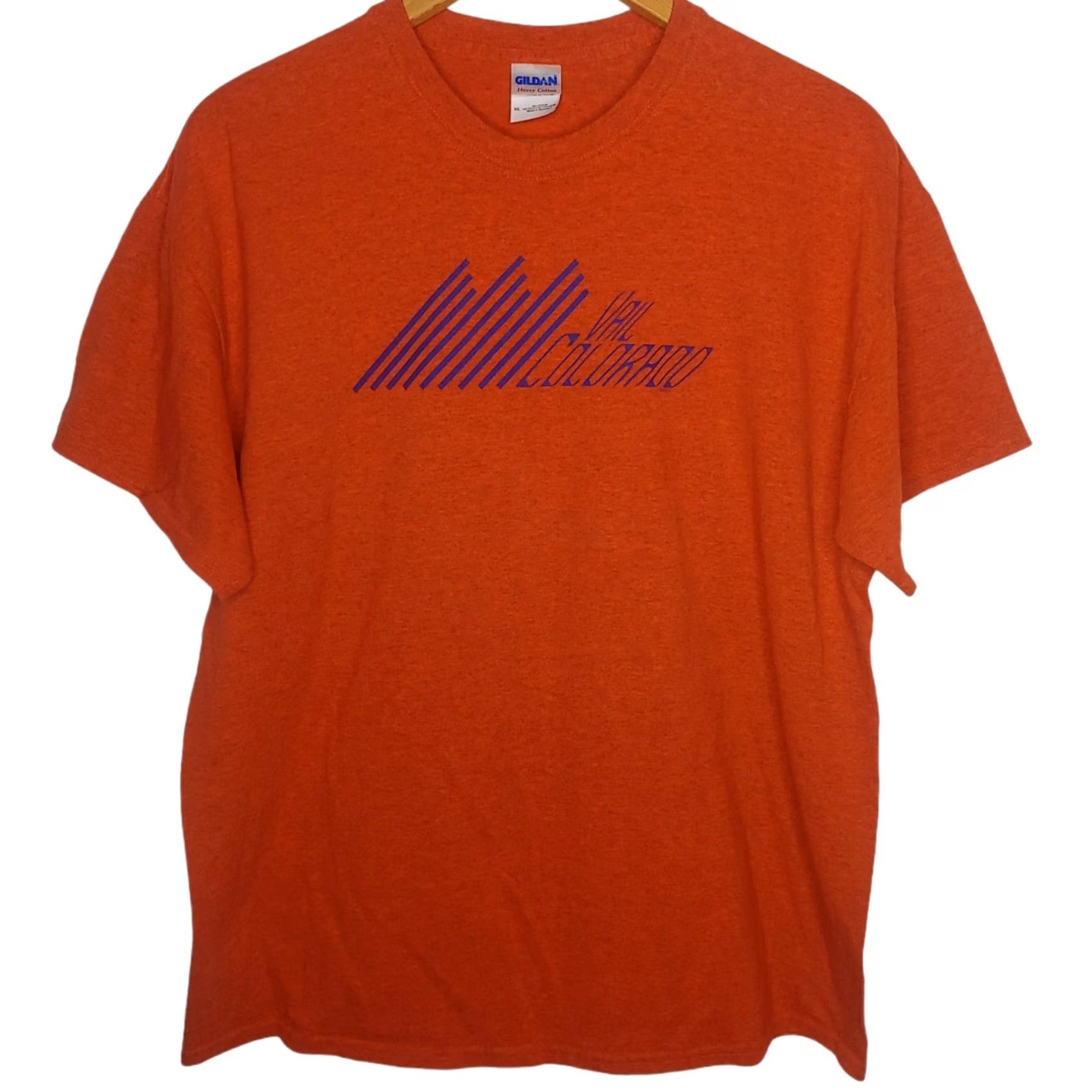 Gildan Vail Colorado Shirt XL Orange Purple Mountain Resort Ski Town Short Sleeve Men T-Shirt Size US XL / EU 56 / 4 - 3 Thumbnail