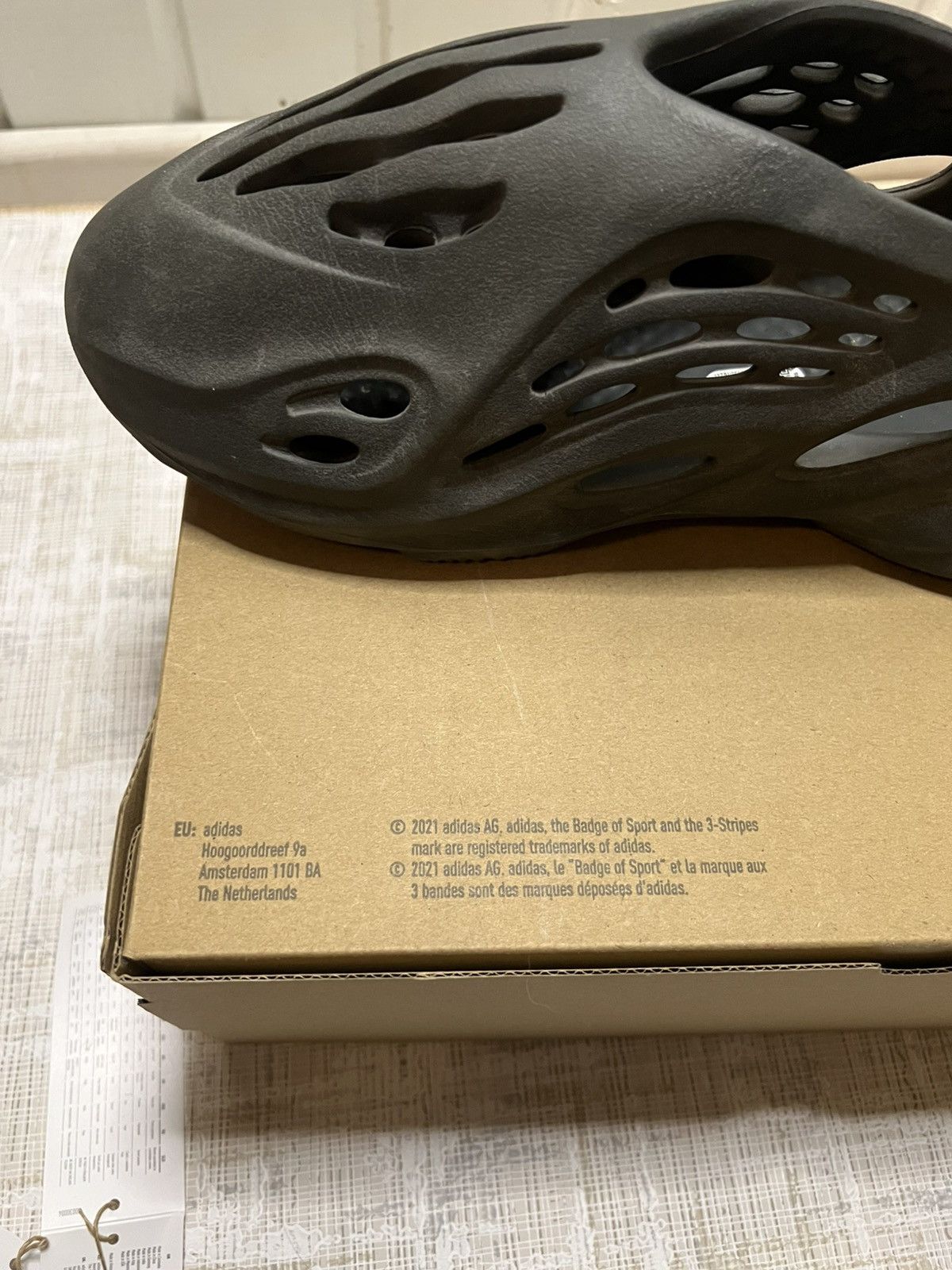 Yeezy ”Carbon” yeezy foam runner Size US 10 / EU 43 - 5 Thumbnail