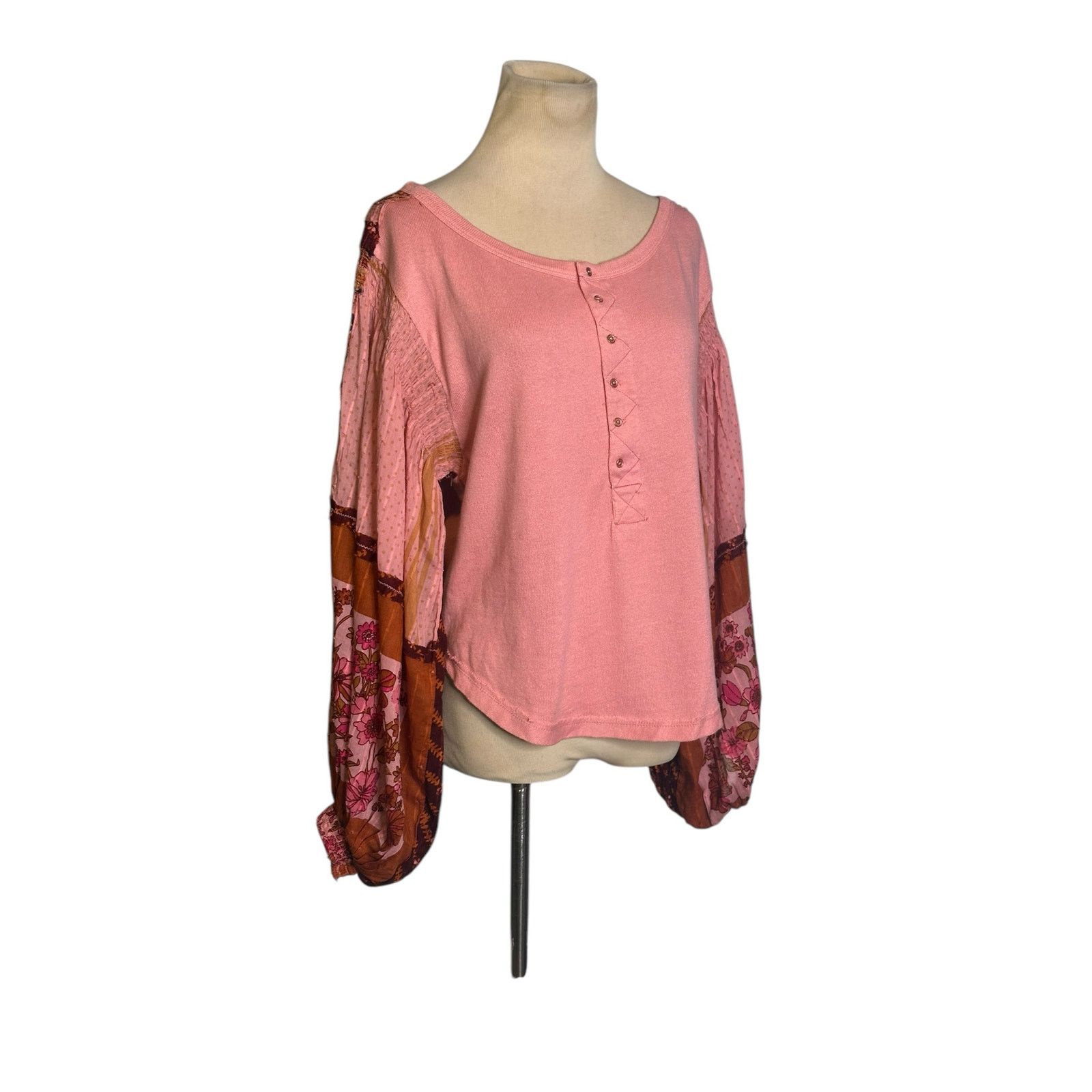 Free People Free People Light Magic Balloon Sleeves Henley top size XS Size XS / US 0-2 / IT 36-38 - 8 Thumbnail