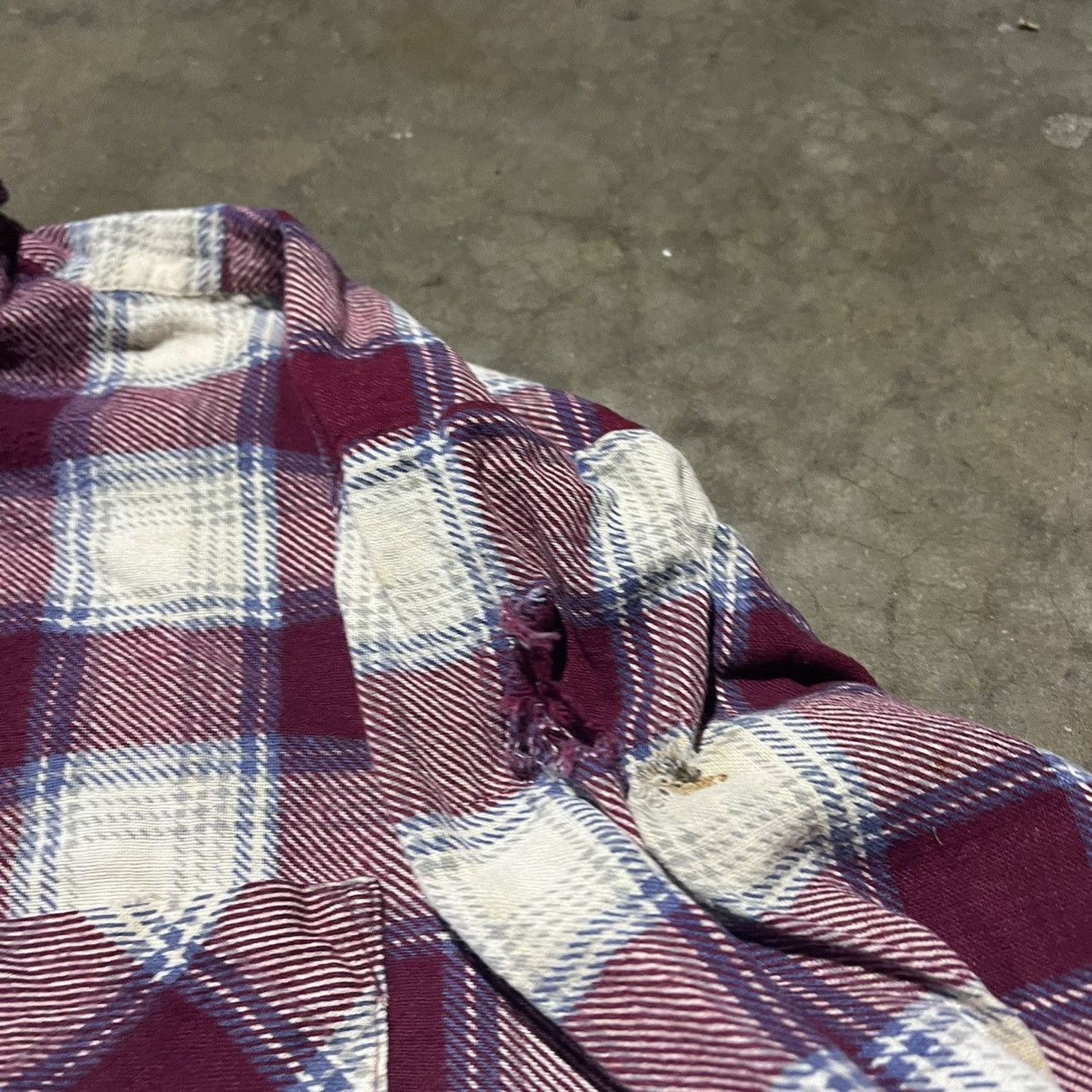 Vintage Vintage 70s Stage II Plum Plaid Distressed Flannel Shirt Size US XL / EU 56 / 4 - 4 Thumbnail