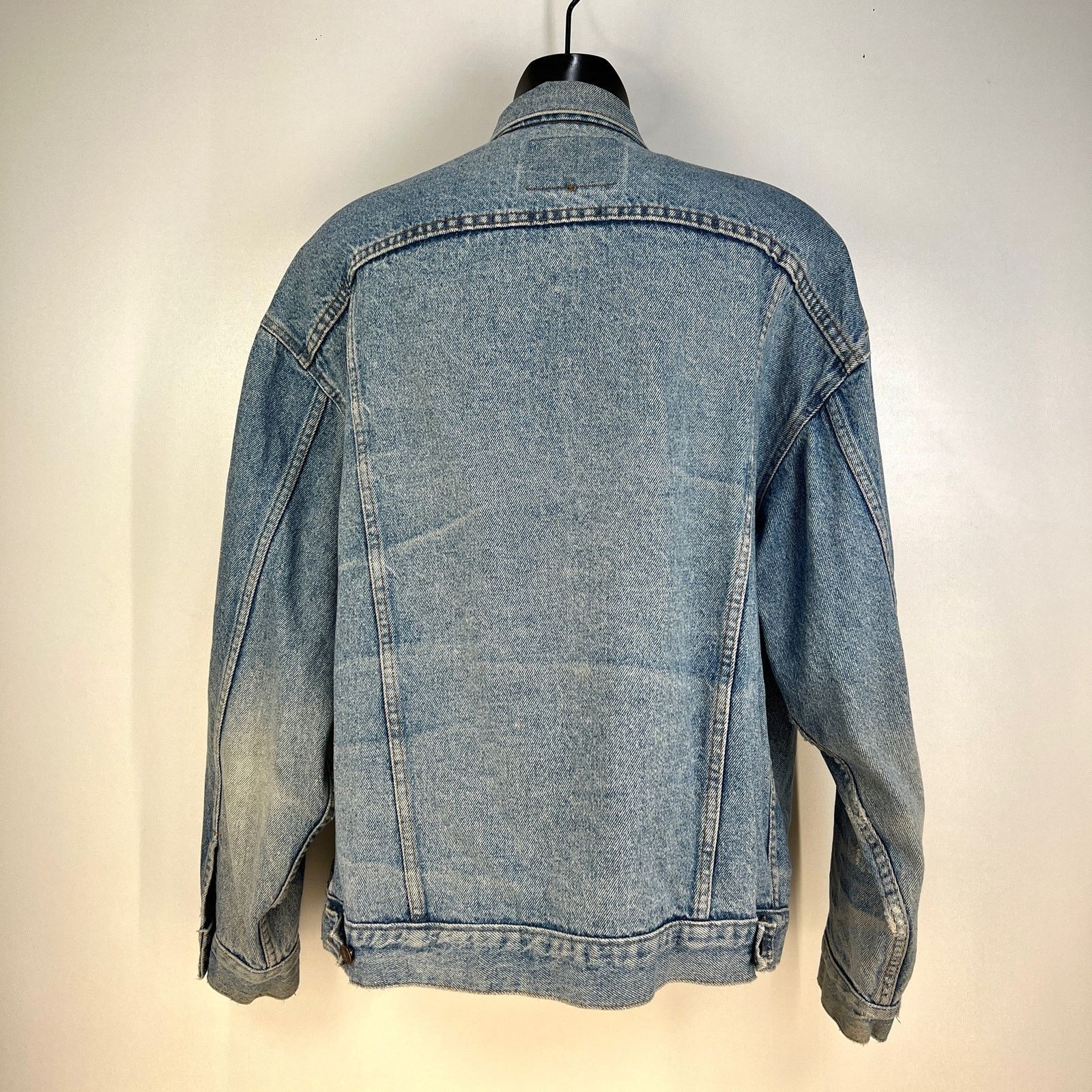 Levi's Vintage 1991 Levi's Trucker Jacket Distressed Denim Blue Size US XL / EU 56 / 4 - 11 Thumbnail