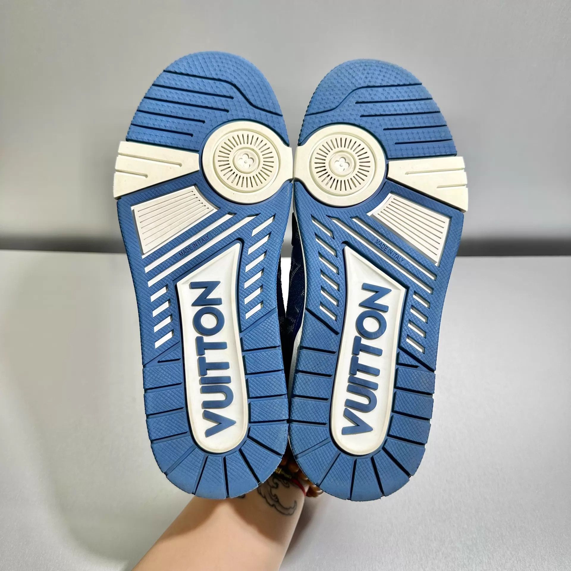Louis Vuitton LV Trainer White Blue Denim 37.5 2-3x Worn Mint Size US 7 / IT 37 - 7 Thumbnail