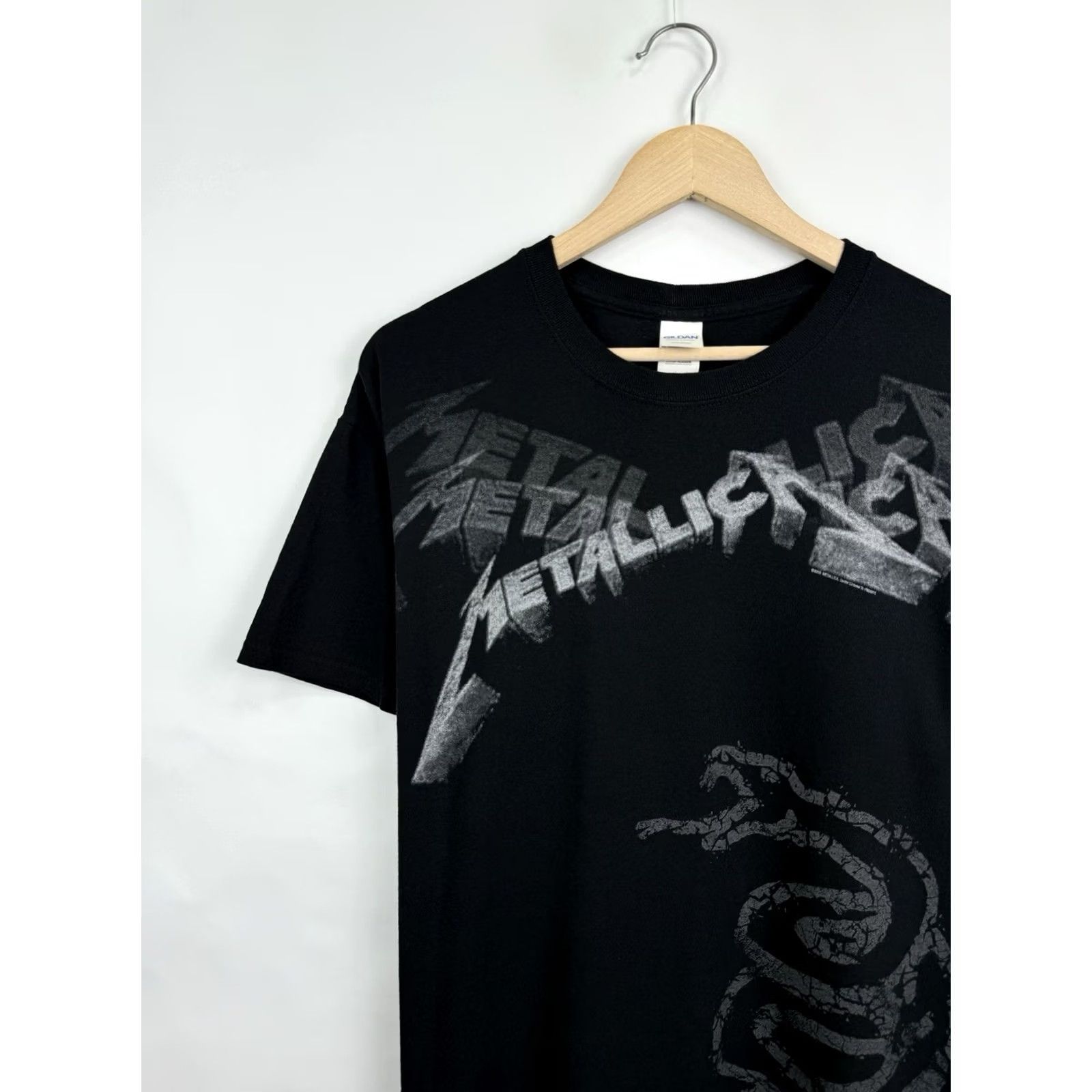 Gildan VINTAGE Metallica The Black Album Rock Bend T-Shirt Rare Size L Men Black Gildan Rock Mens T-Shirt Size US L / EU 52-54 / 3 - 4 Thumbnail